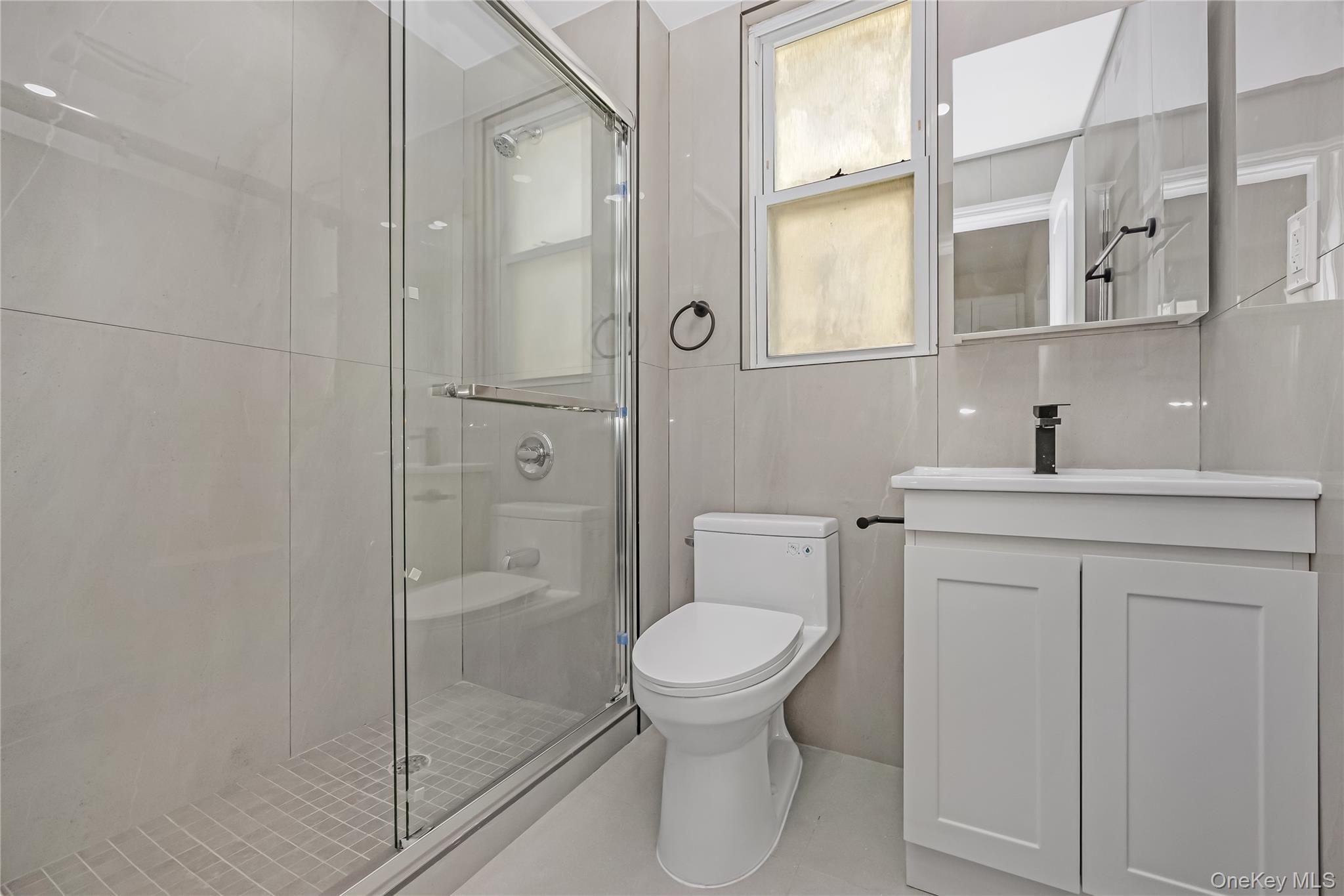 #3 photo, 13007 14th Avenue, कॉलेज पॉइंट College Point , NY 11356