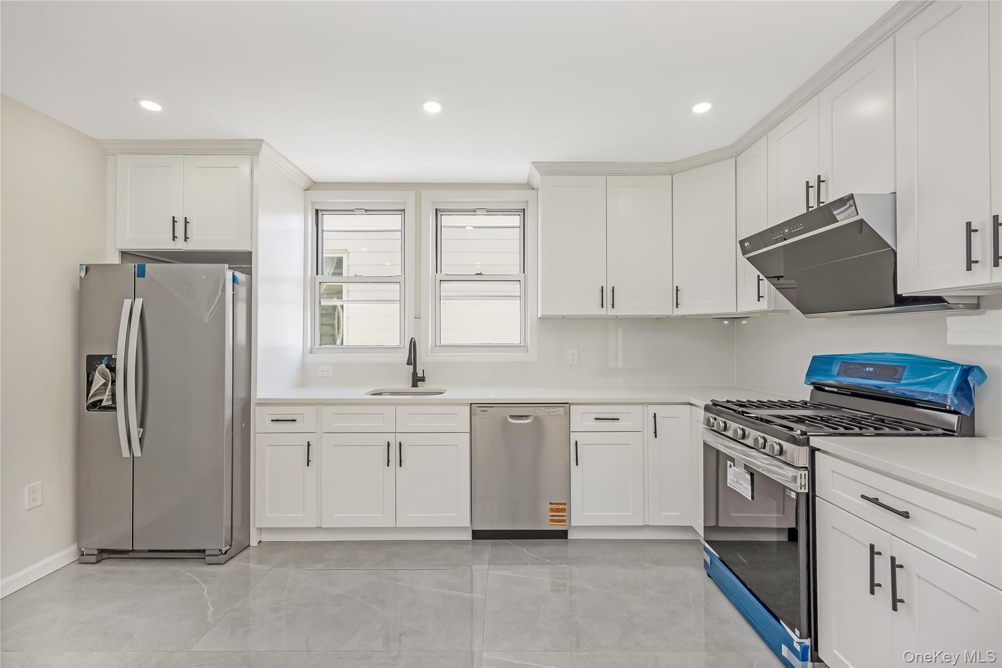 #9 photo, 13007 14th Avenue, कॉलेज पॉइंट College Point , NY 11356