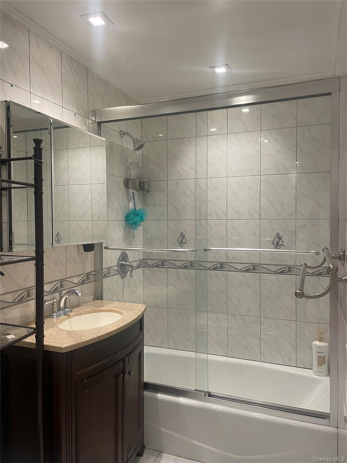 #7 photo, 7231 68th Street, 皇后區 Glendale , NY 11385