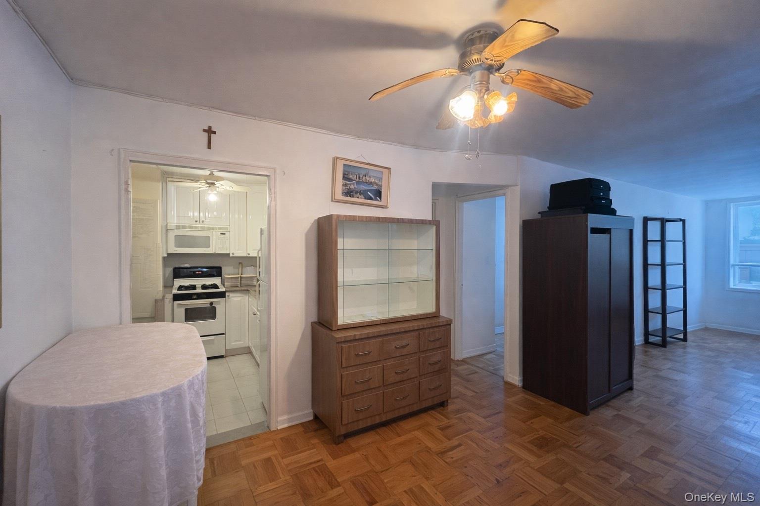 #2 photo, 50-15 39th Street, कुईंस Sunnyside , NY 11104