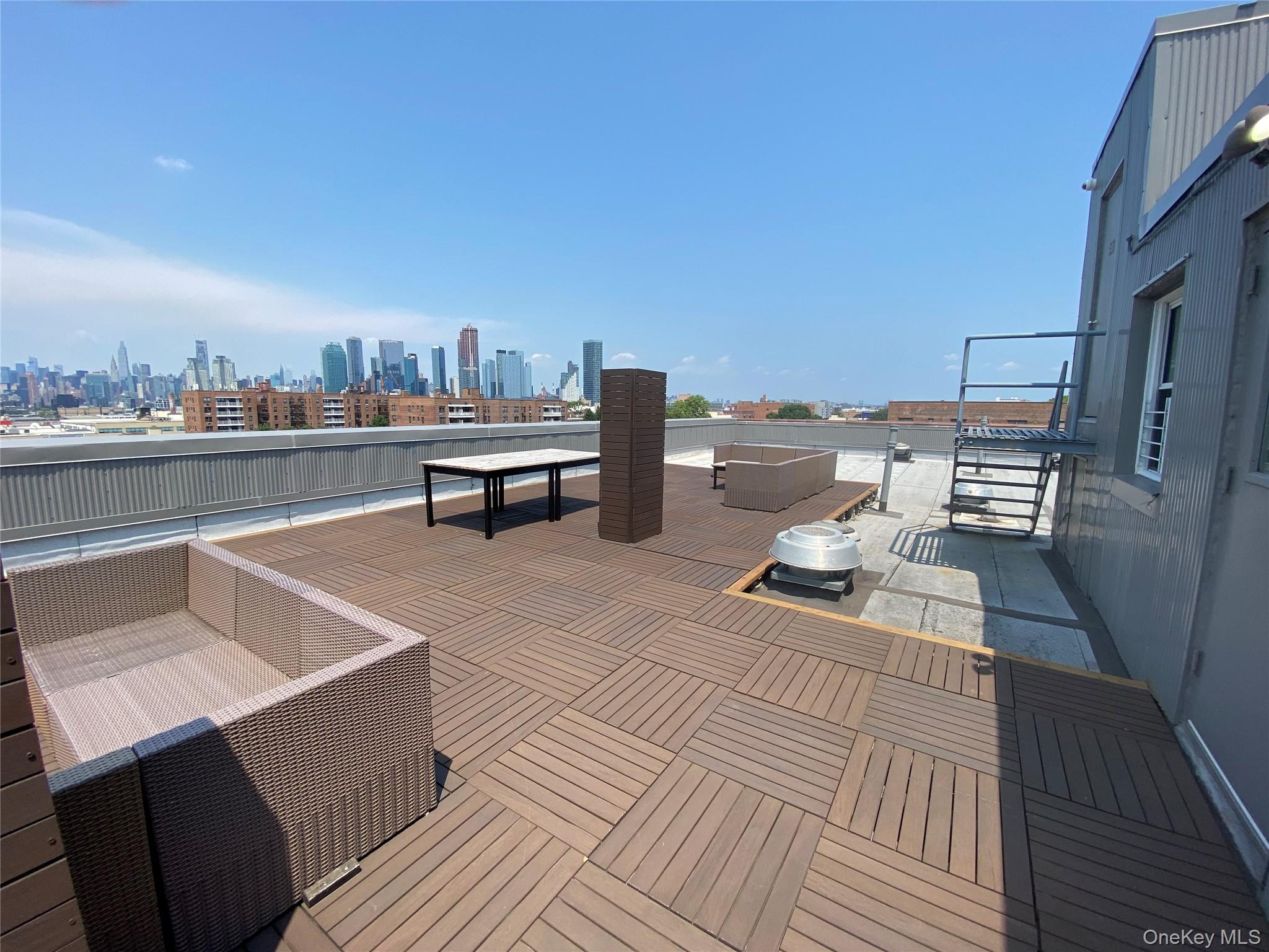 #9 photo, 50-15 39th Street, कुईंस Sunnyside , NY 11104