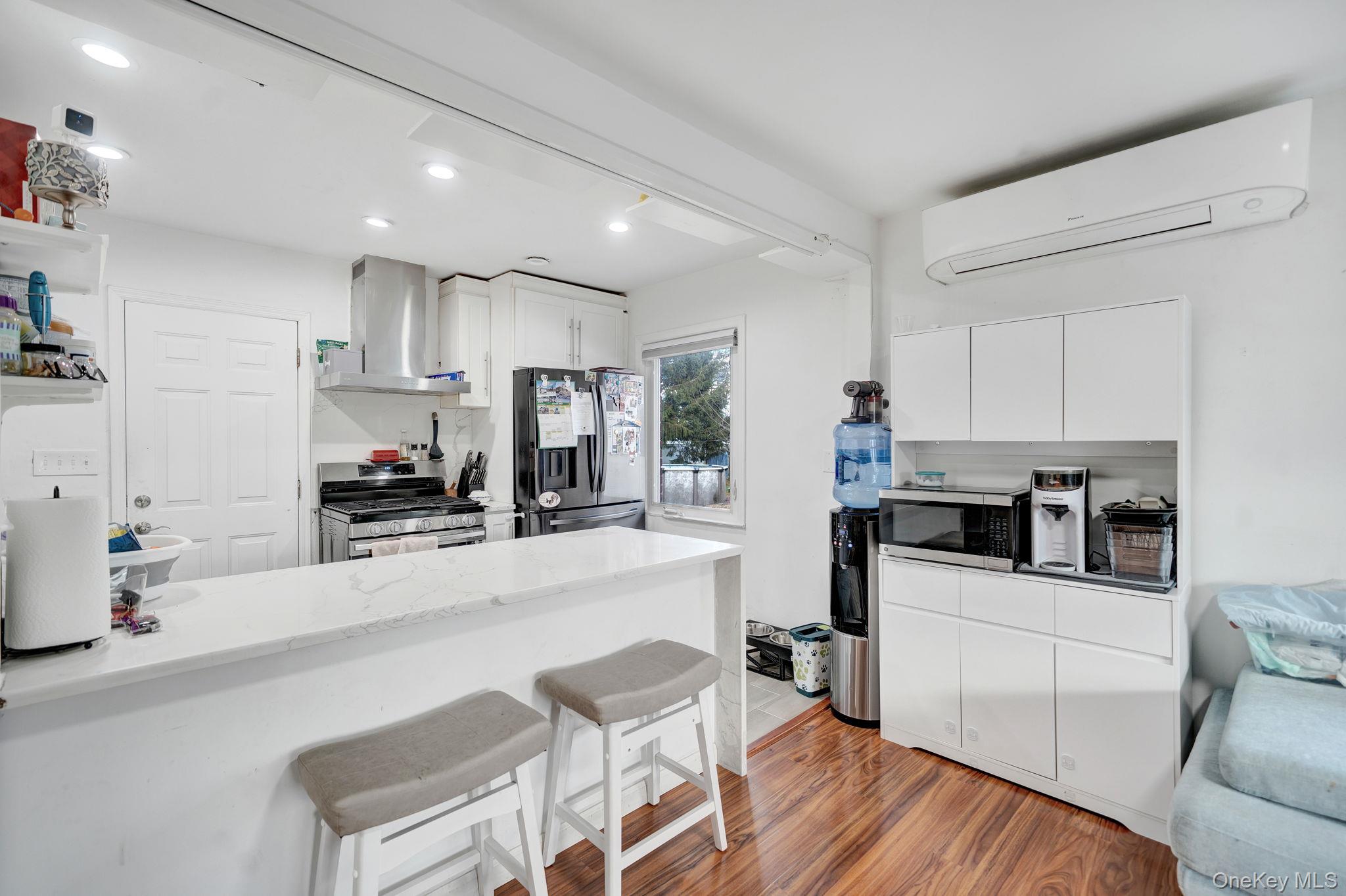 #11 photo, 37 9th Street, Hicksville , NY 11801