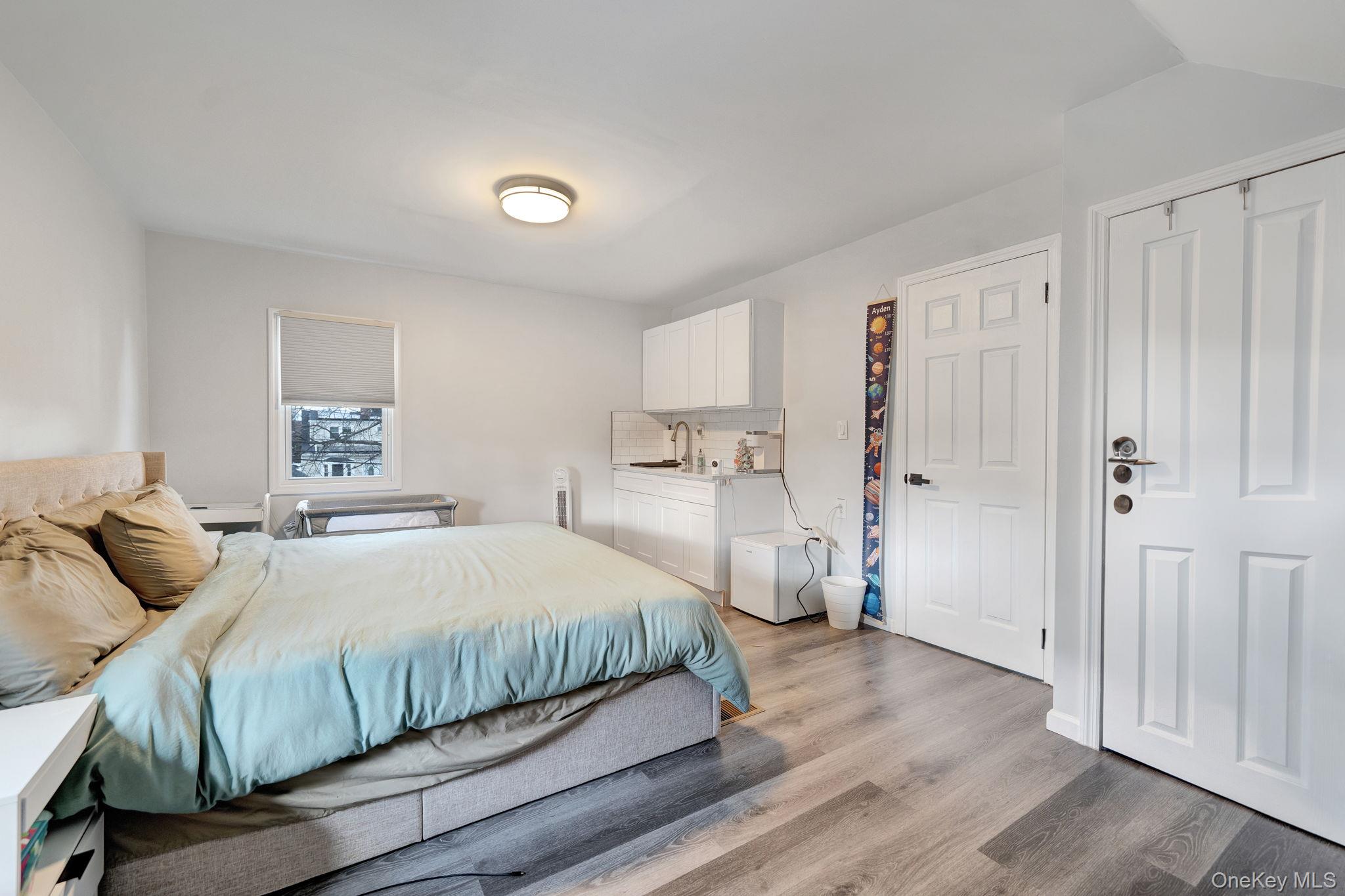 #19 photo, 37 9th Street, Hicksville , NY 11801