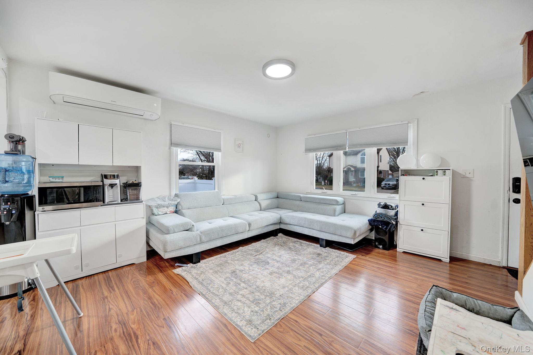 #7 photo, 37 9th Street, Hicksville , NY 11801