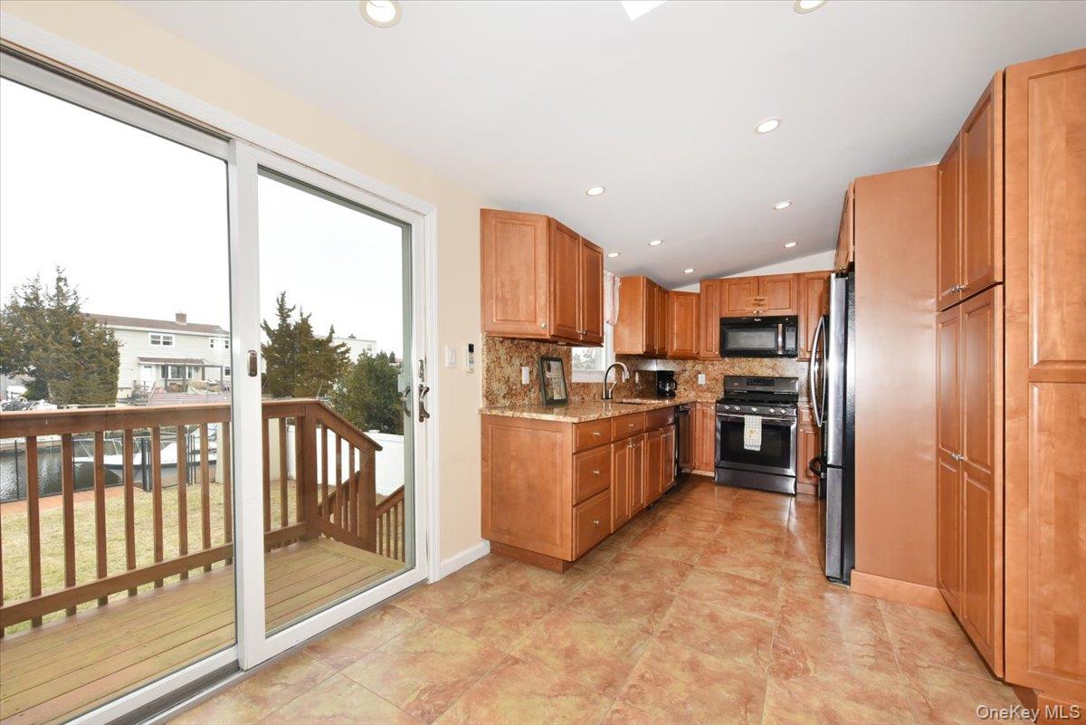 #12 photo, 57 Jackson Place, Massapequa , NY 11758