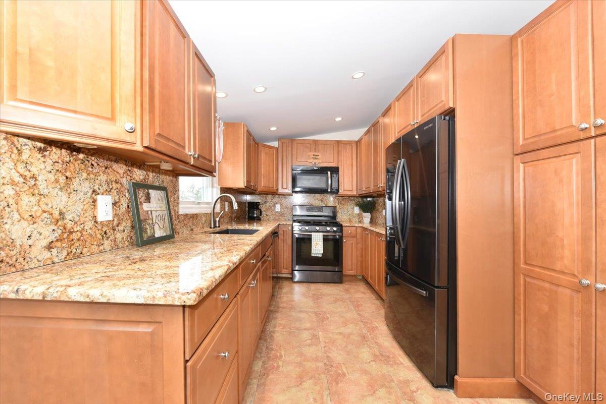 #13 photo, 57 Jackson Place, Massapequa , NY 11758