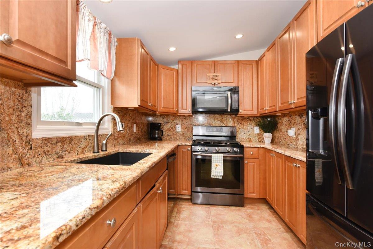 #14 photo, 57 Jackson Place, Massapequa , NY 11758