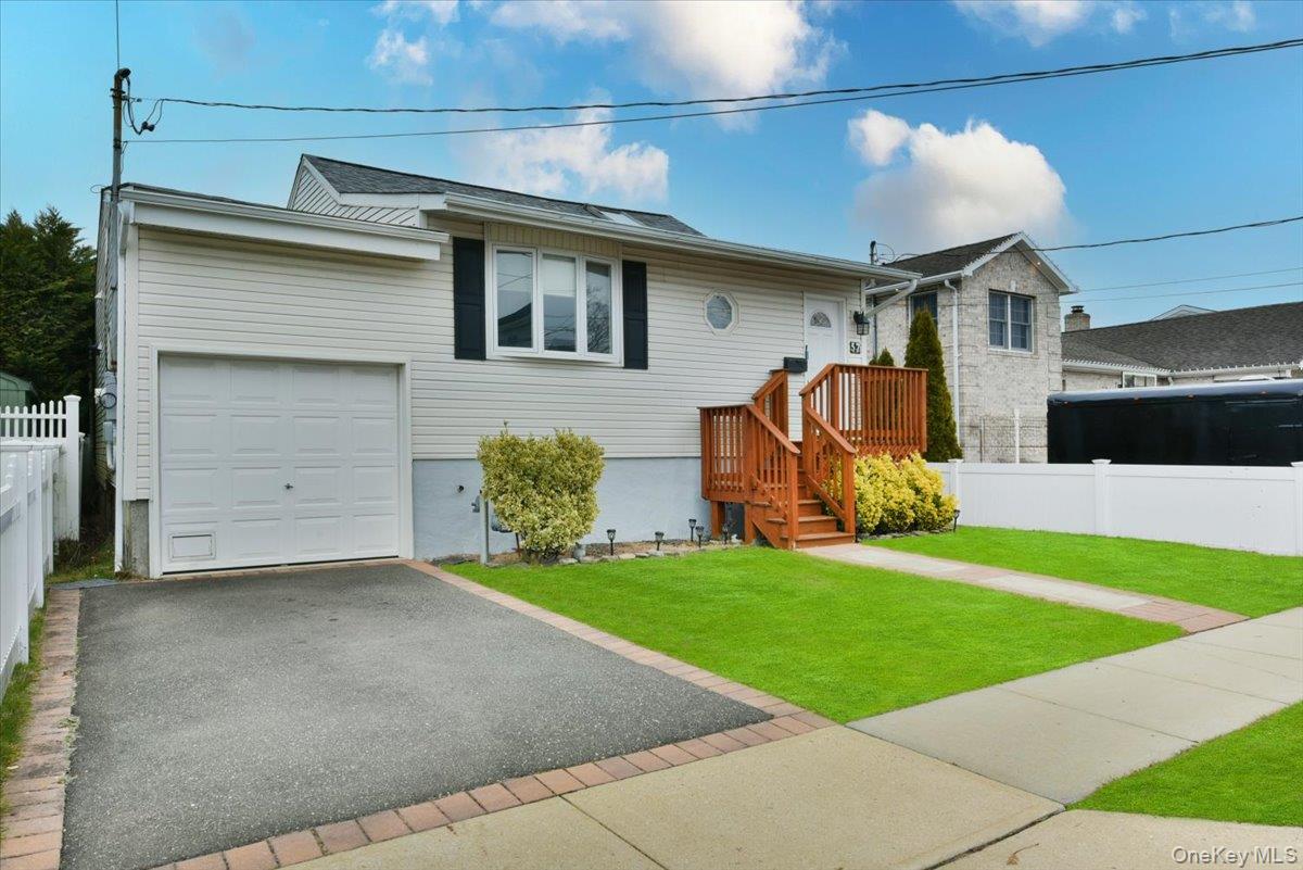 #3 photo, 57 Jackson Place, Massapequa , NY 11758