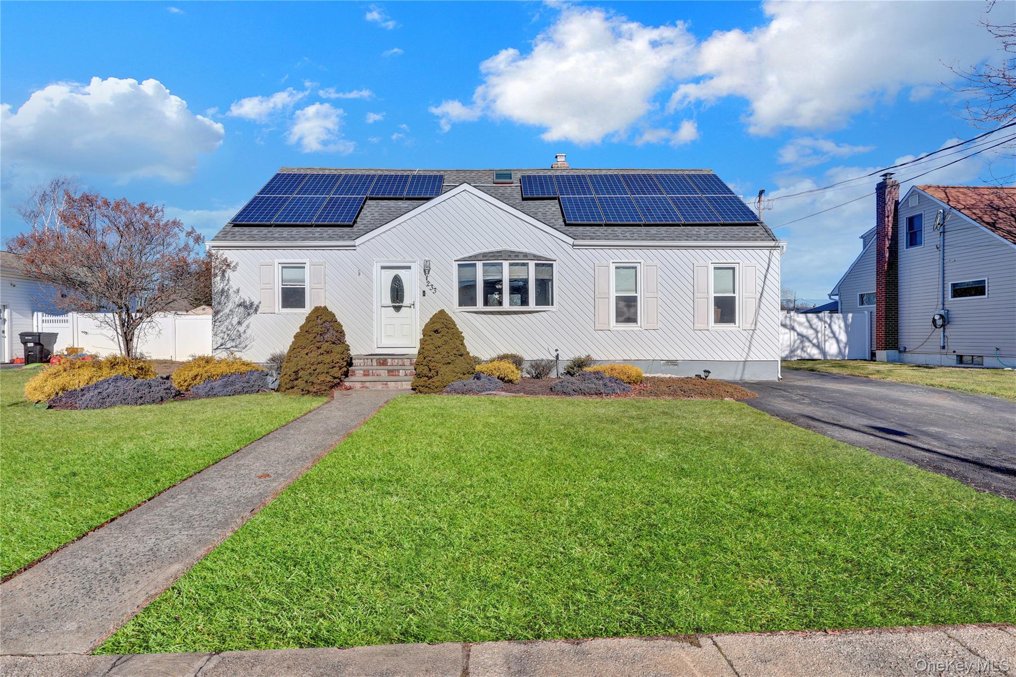 #1 photo, 233 Sears Road, West Islip , NY 11795
