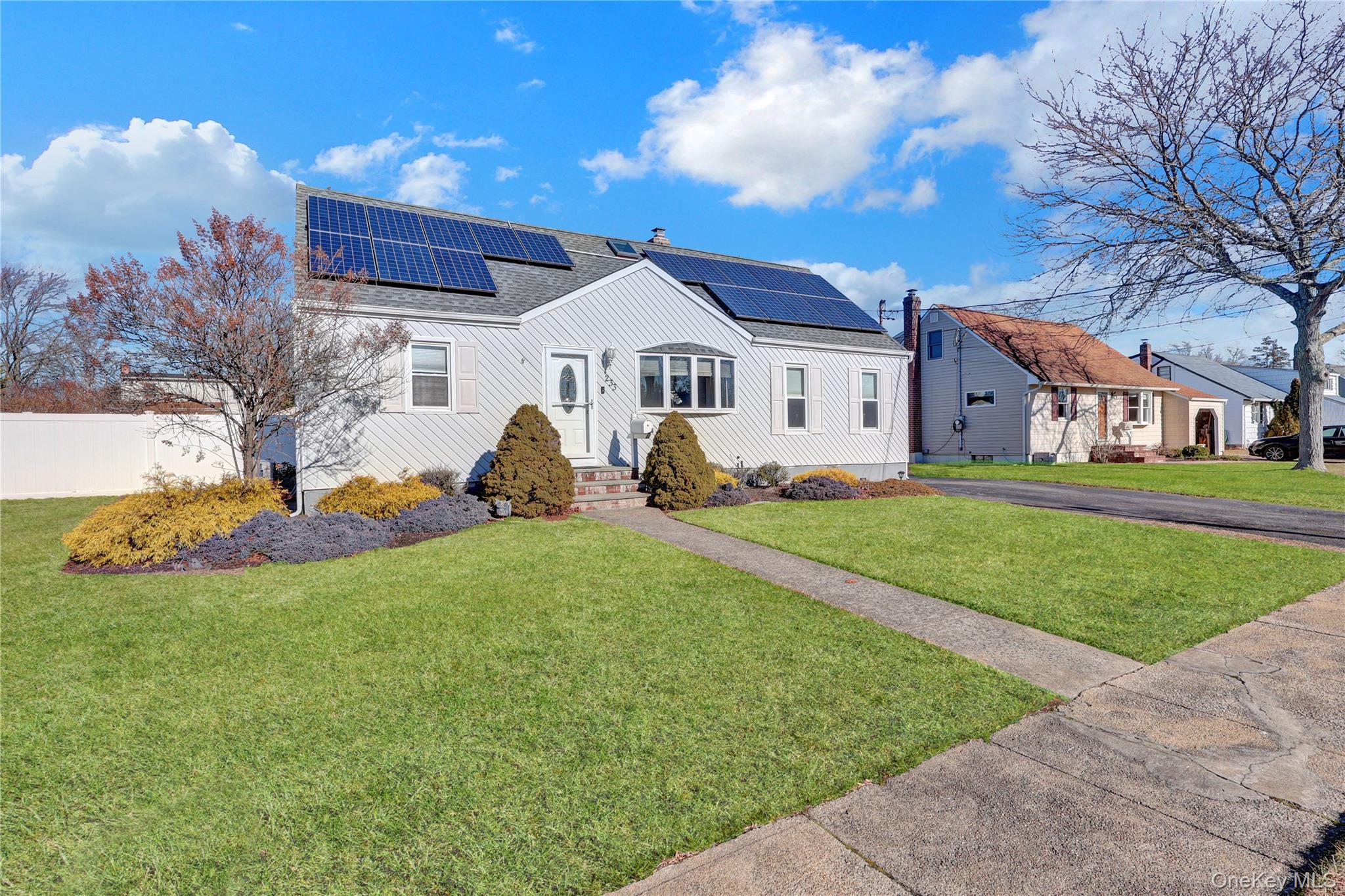 #2 photo, 233 Sears Road, West Islip , NY 11795