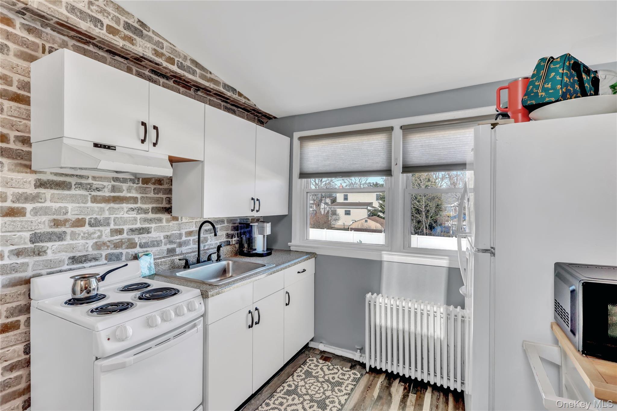 #20 photo, 233 Sears Road, West Islip , NY 11795