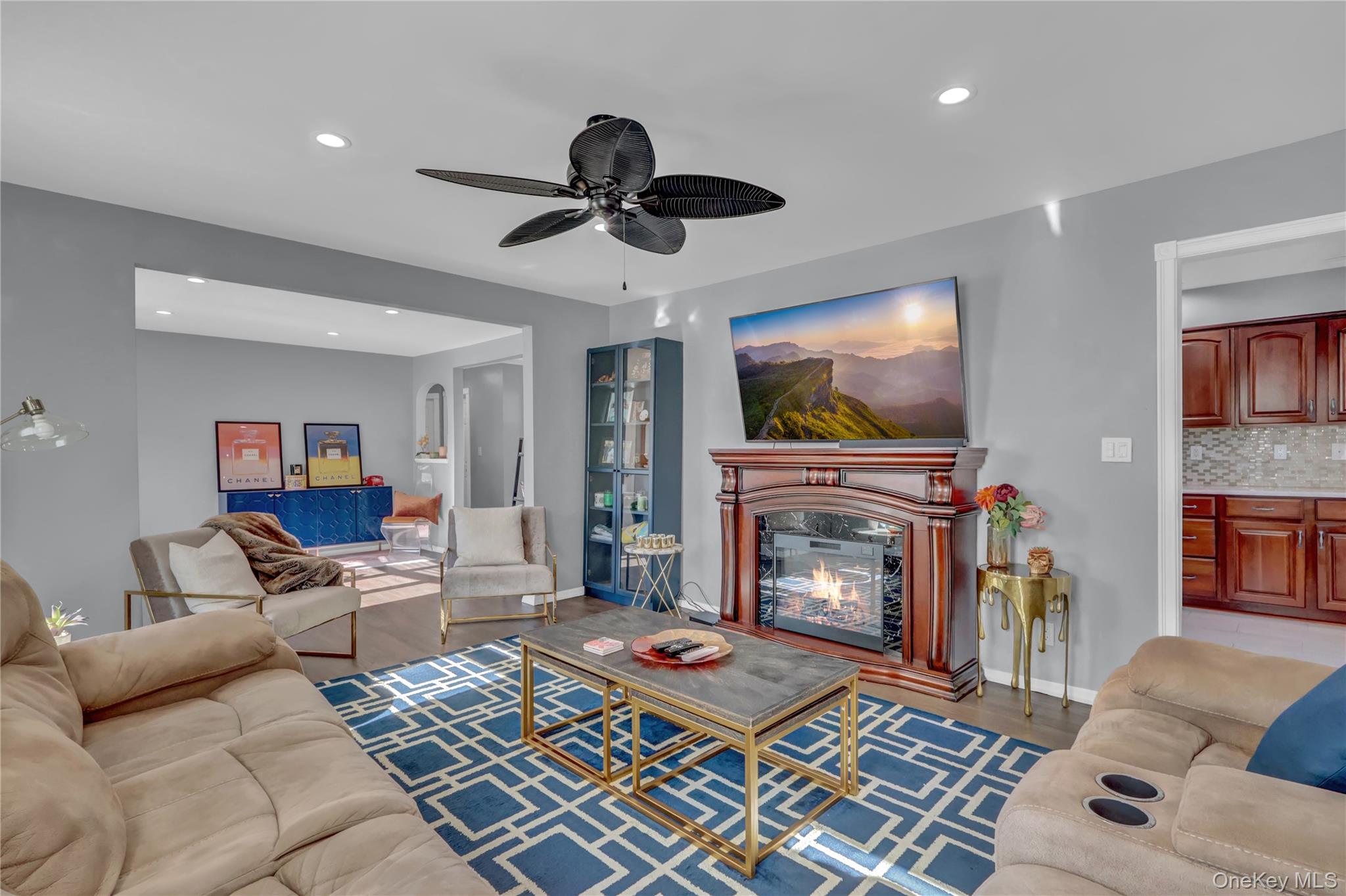 #8 photo, 233 Sears Road, West Islip , NY 11795