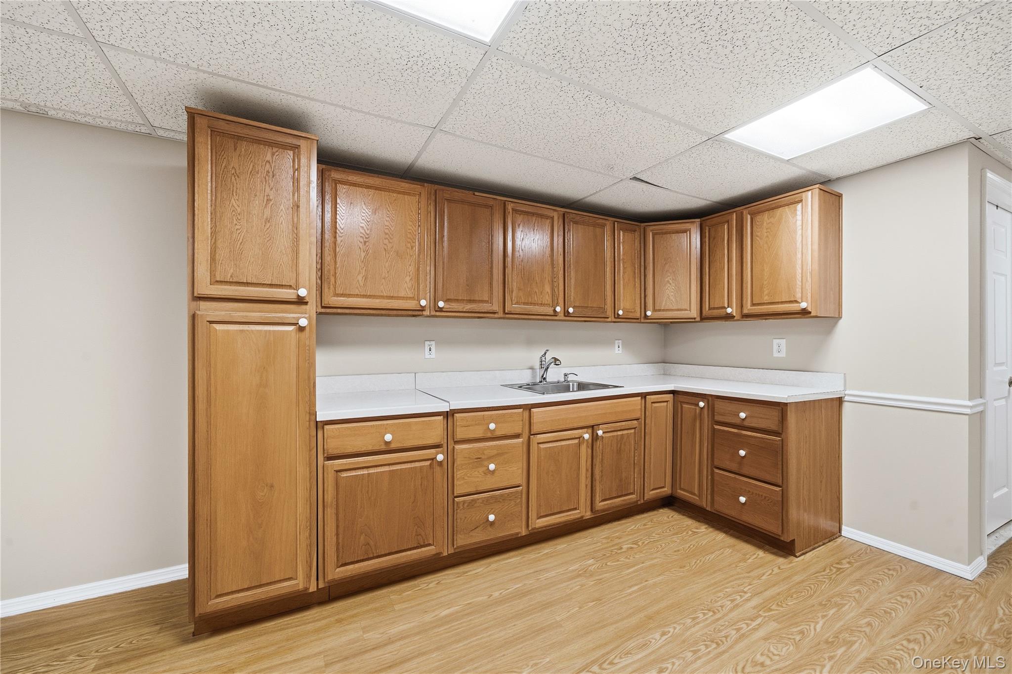 #16 photo, 28 2nd Avenue, سوفولك Central Islip , NY 11722