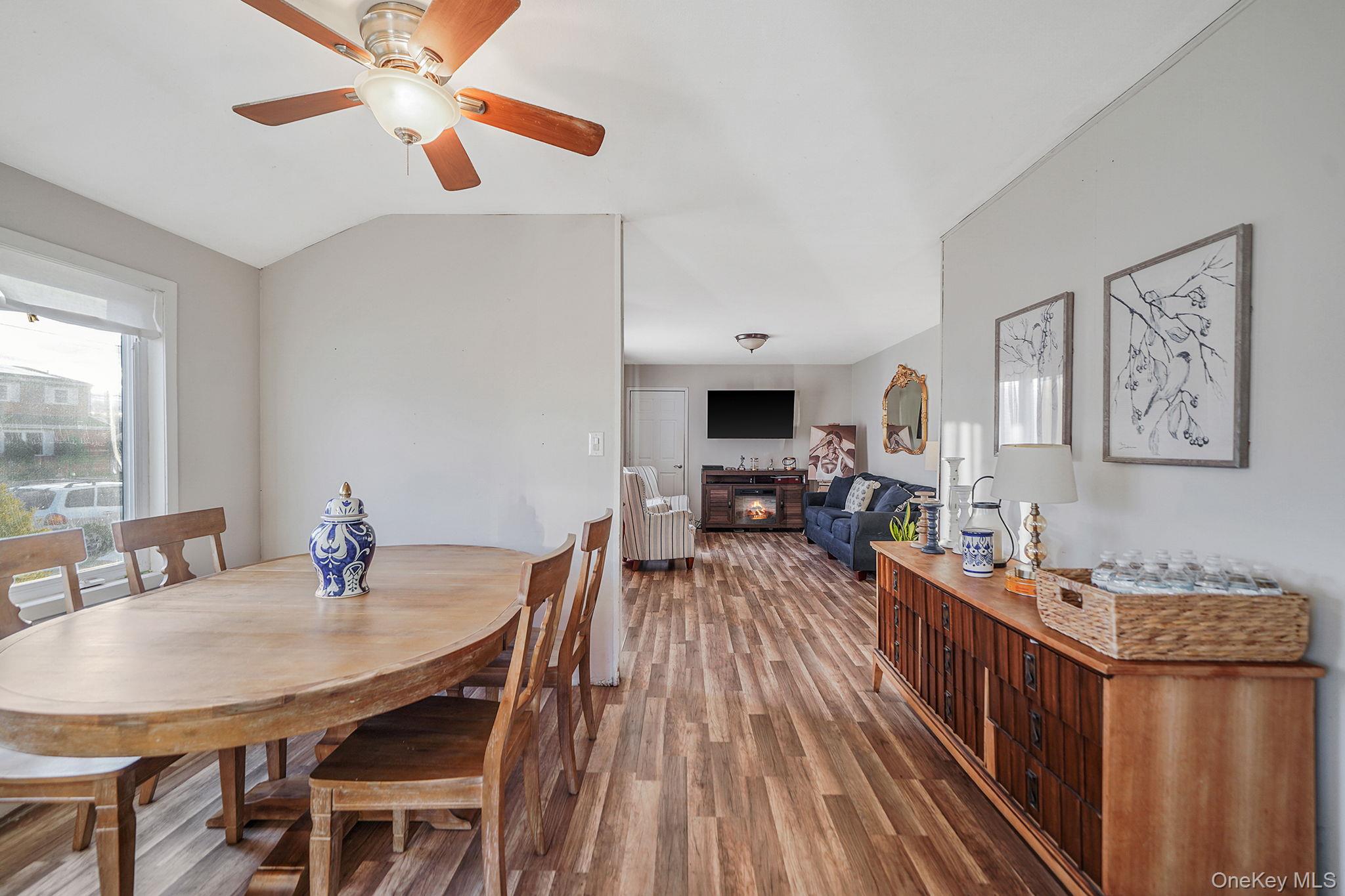 #15 photo, 13 Hewes Street, Саффолк ‖ Brentwood , NY 11717