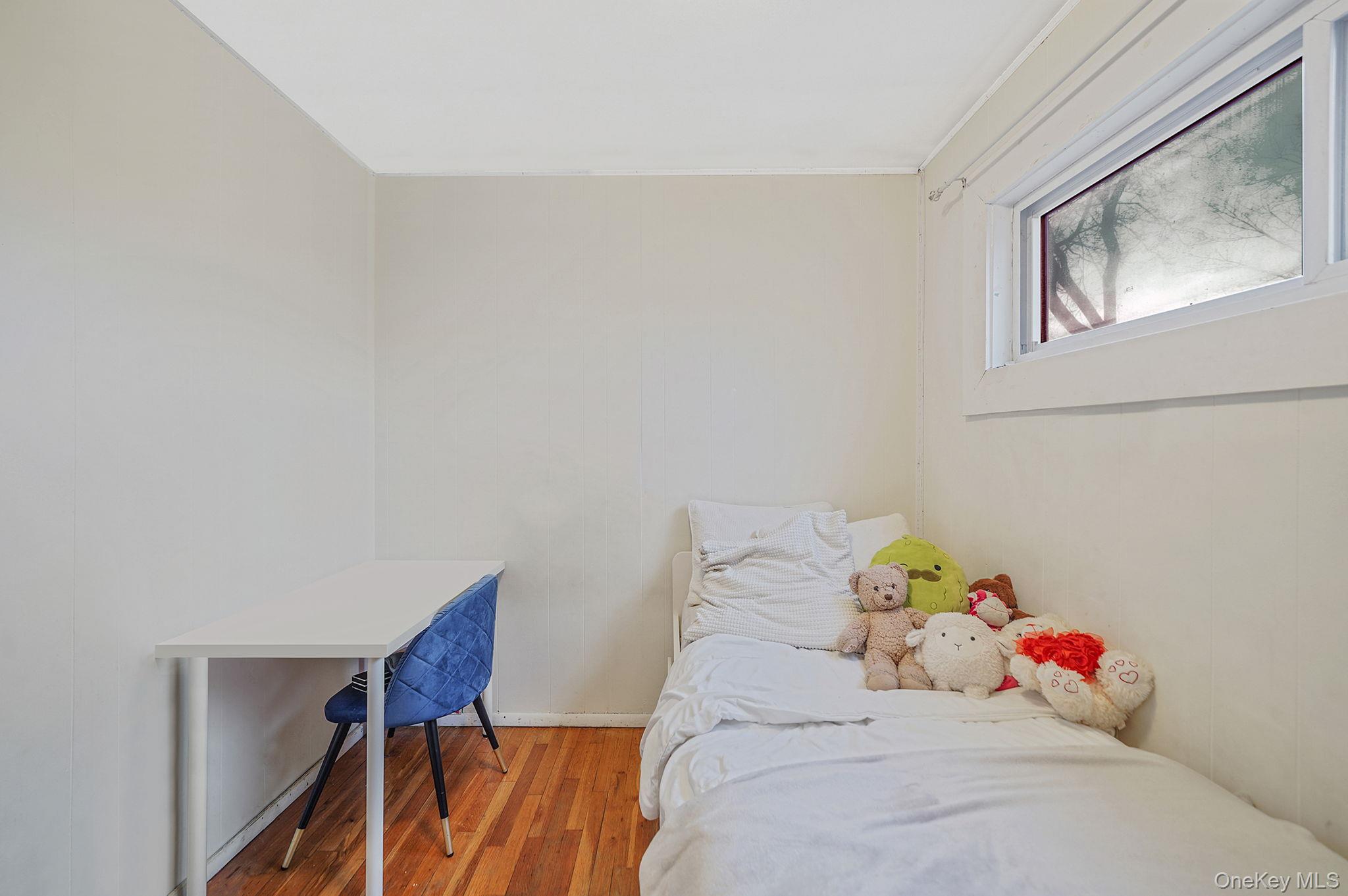 #18 photo, 13 Hewes Street, Саффолк ‖ Brentwood , NY 11717