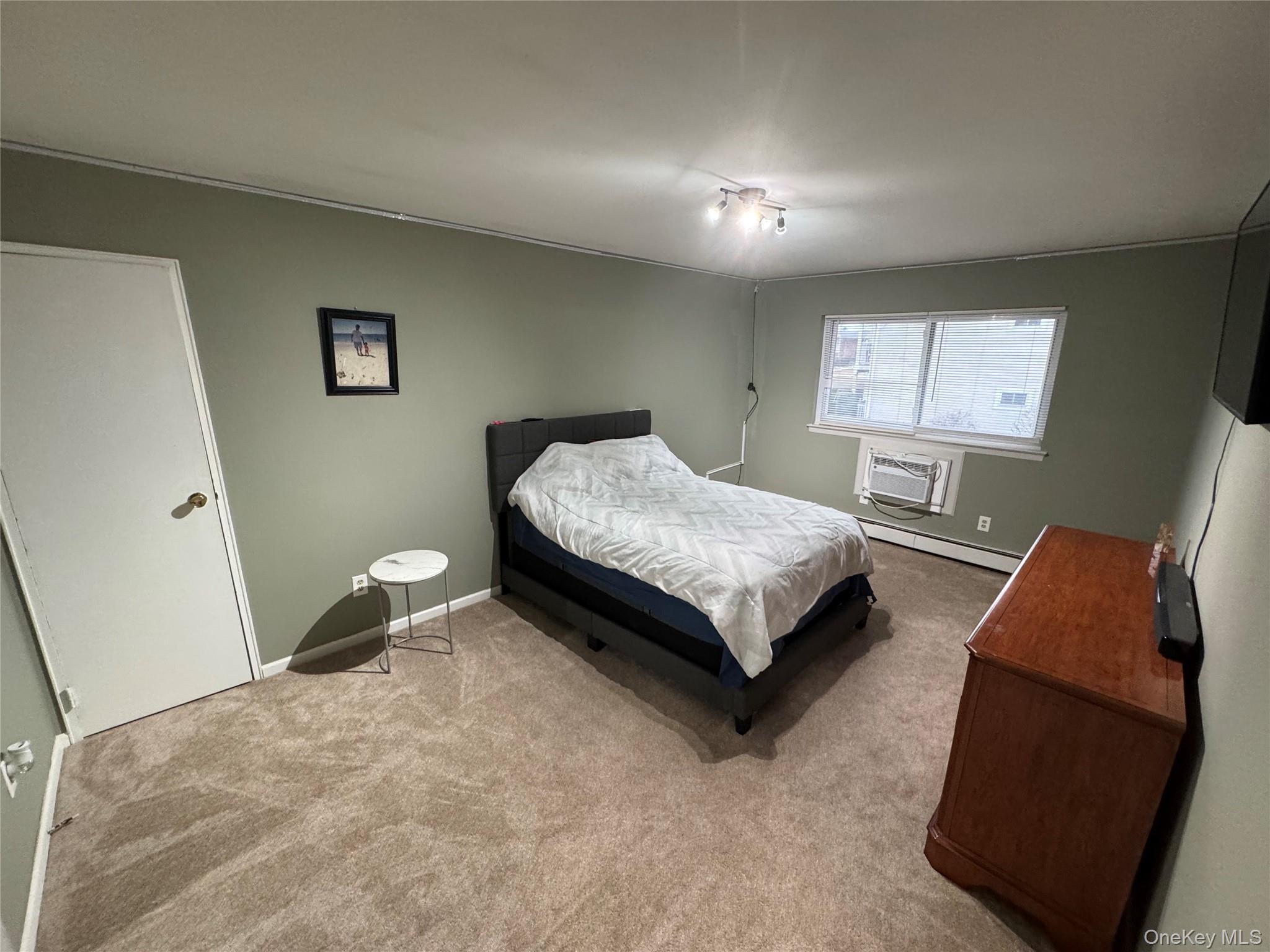 #11 photo, 100 Hawthorne Avenue, سوفولك Central Islip , NY 11722