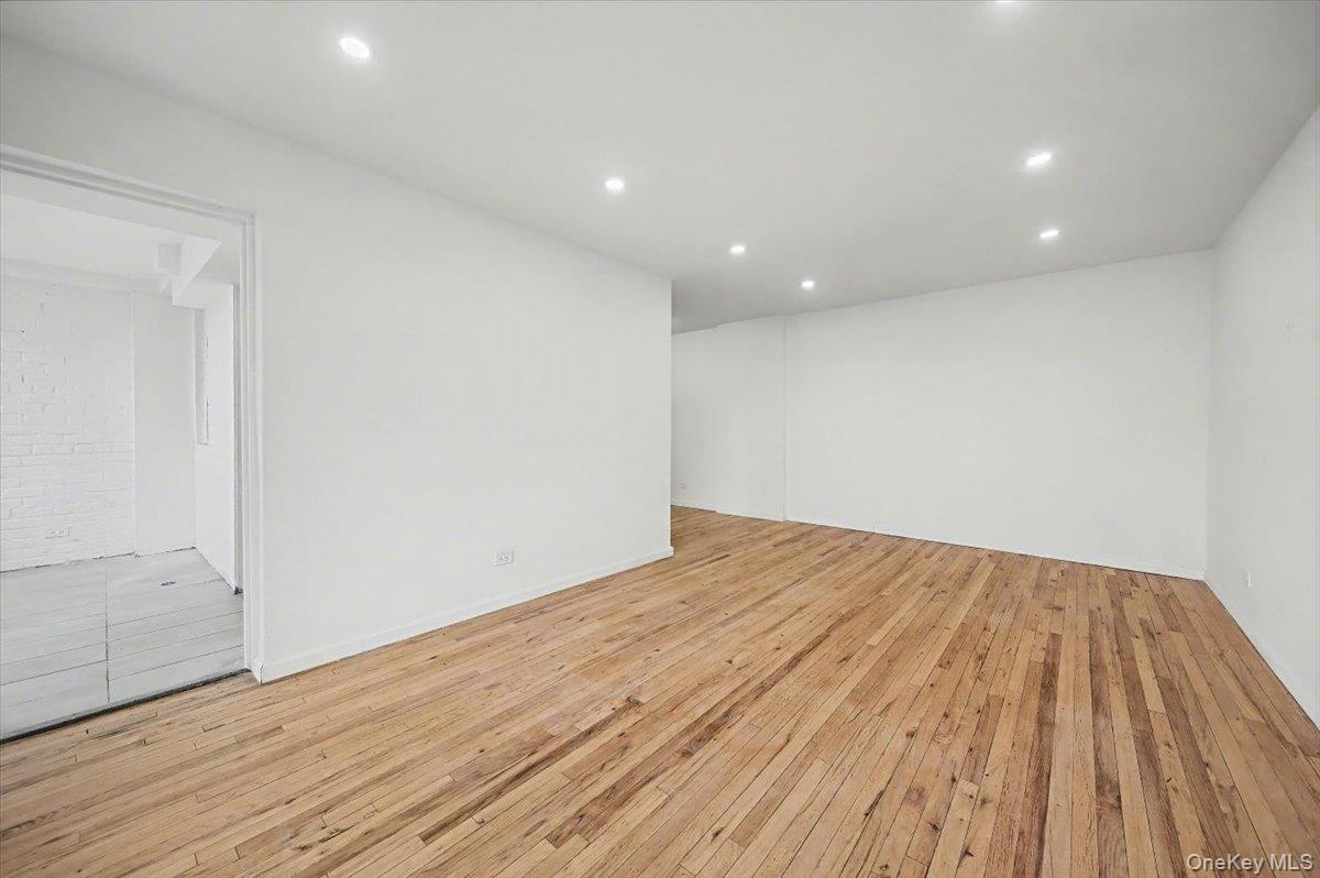 #5 photo, 2630 Kingsbridge Terrace, Bronx , NY 10463