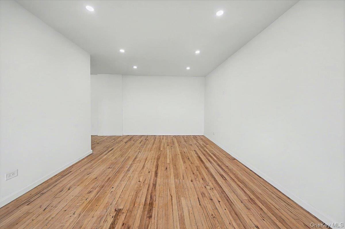 #6 photo, 2630 Kingsbridge Terrace, Bronx , NY 10463