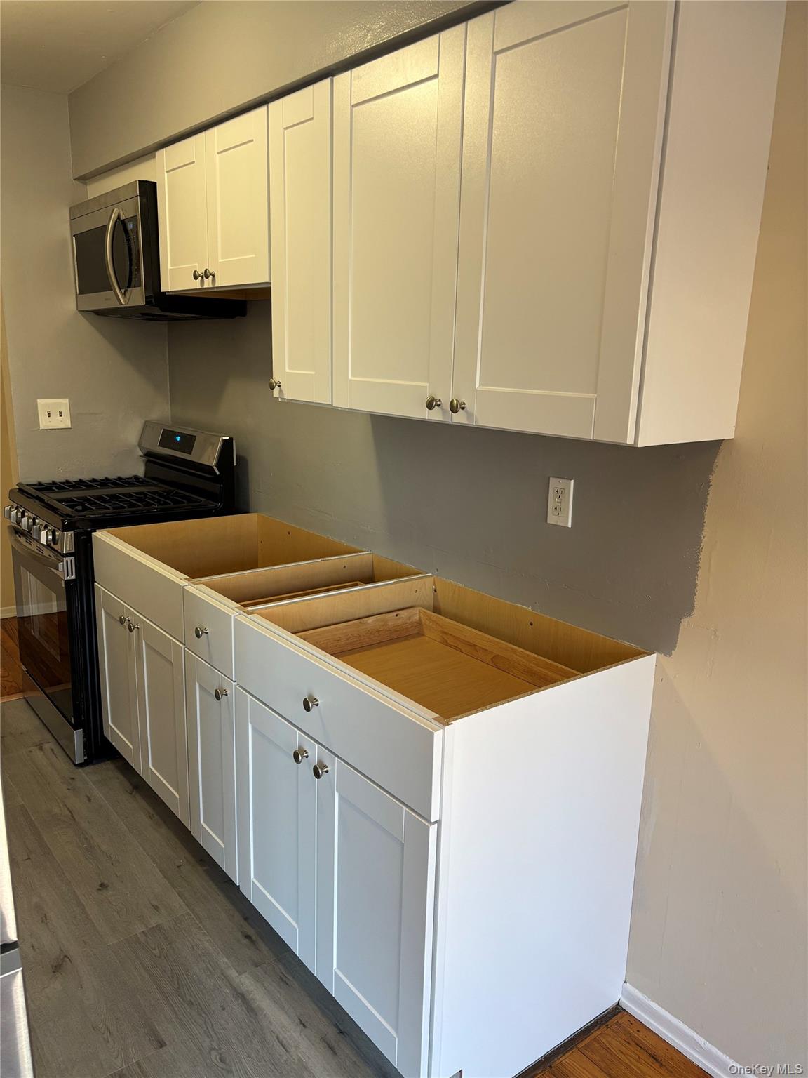 #1 photo, 8 COLONIAL Road, Beacon , NY 12508