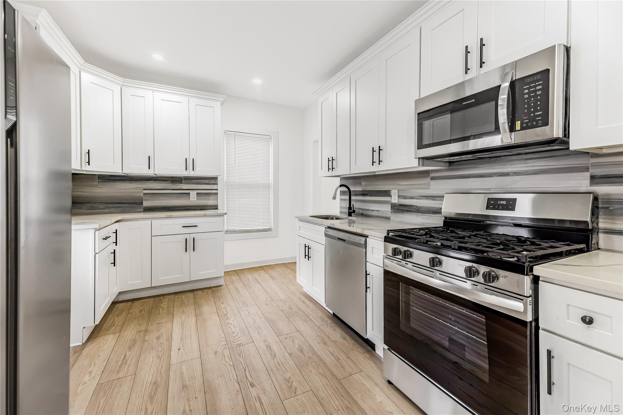 #2 photo, 184 Hillside Avenue, 뉴욕주 Mount Vernon , NY 10553