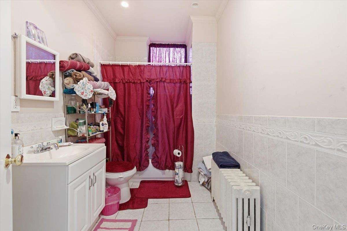 #7 photo, 2523 Woodhull Avenue, Bronx , NY 10469