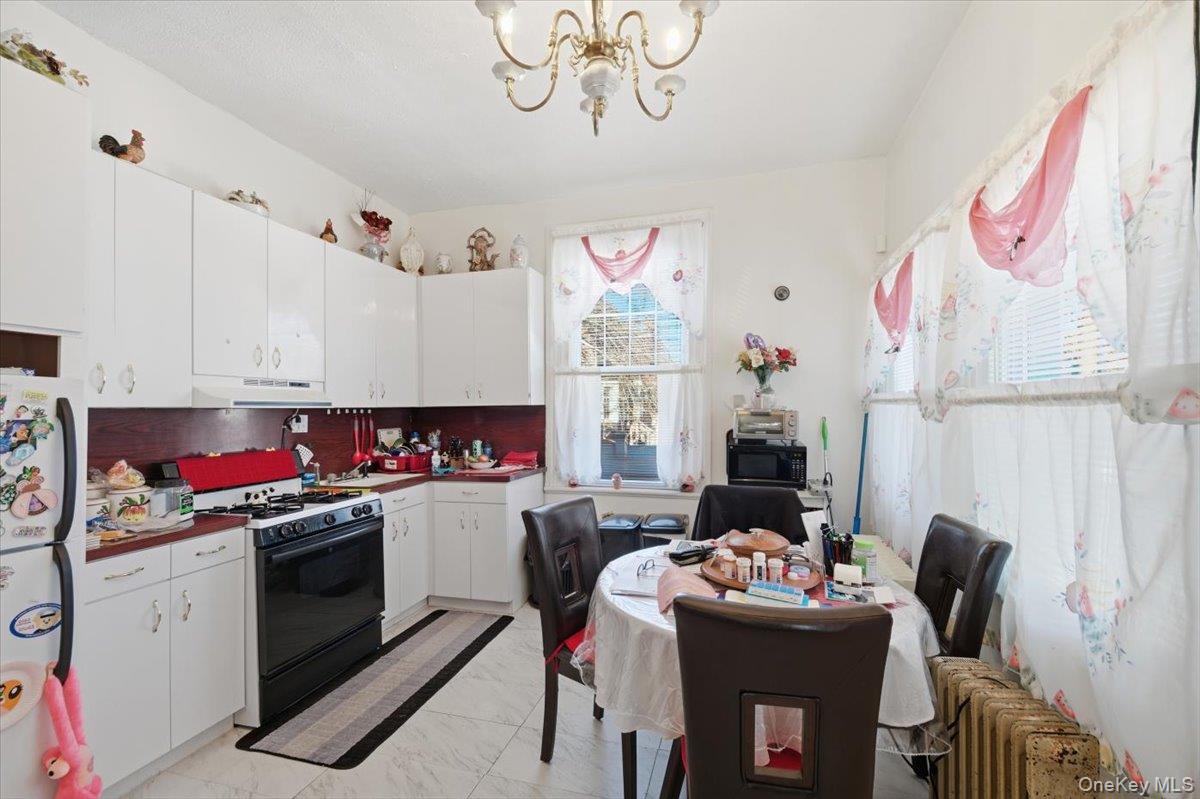 #8 photo, 2523 Woodhull Avenue, Bronx , NY 10469