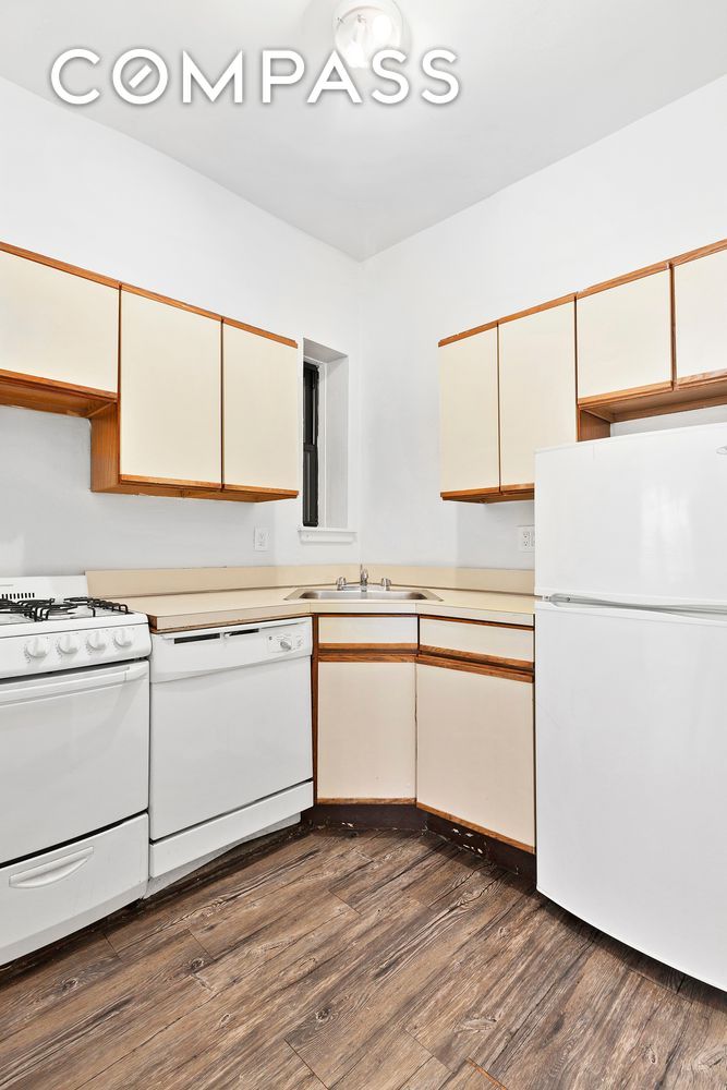 #5 photo, 301 E 49th Street, Midtown East , NY 10017