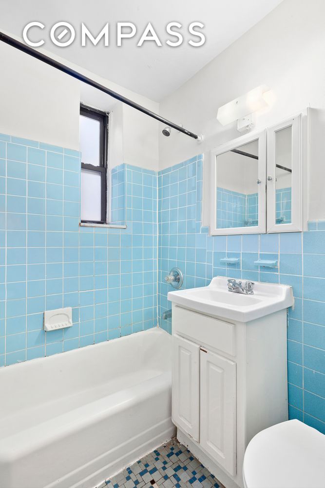 #7 photo, 301 E 49th Street, Midtown East , NY 10017