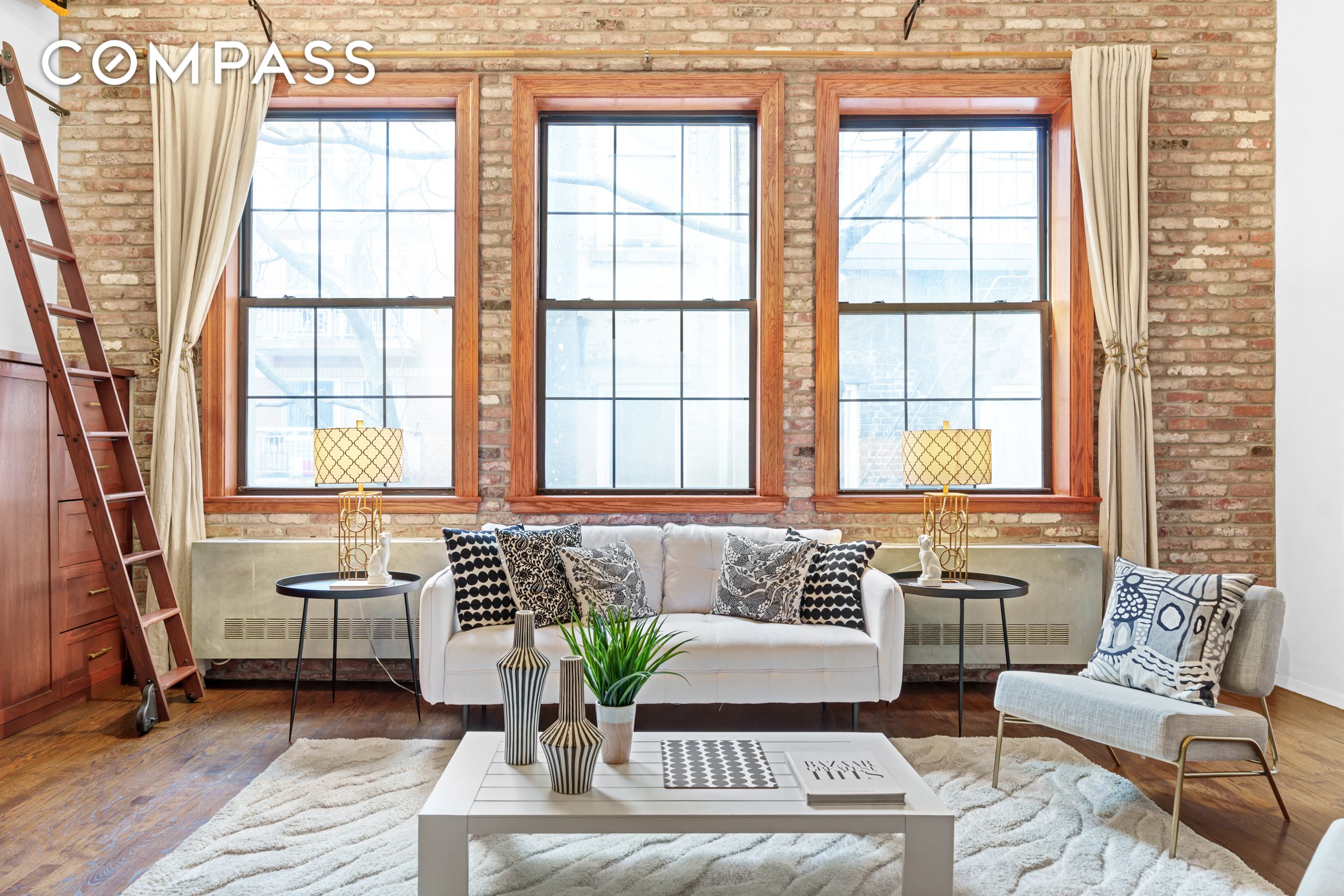 #4 photo, 214 E 9th Street, East Village , NY 10003