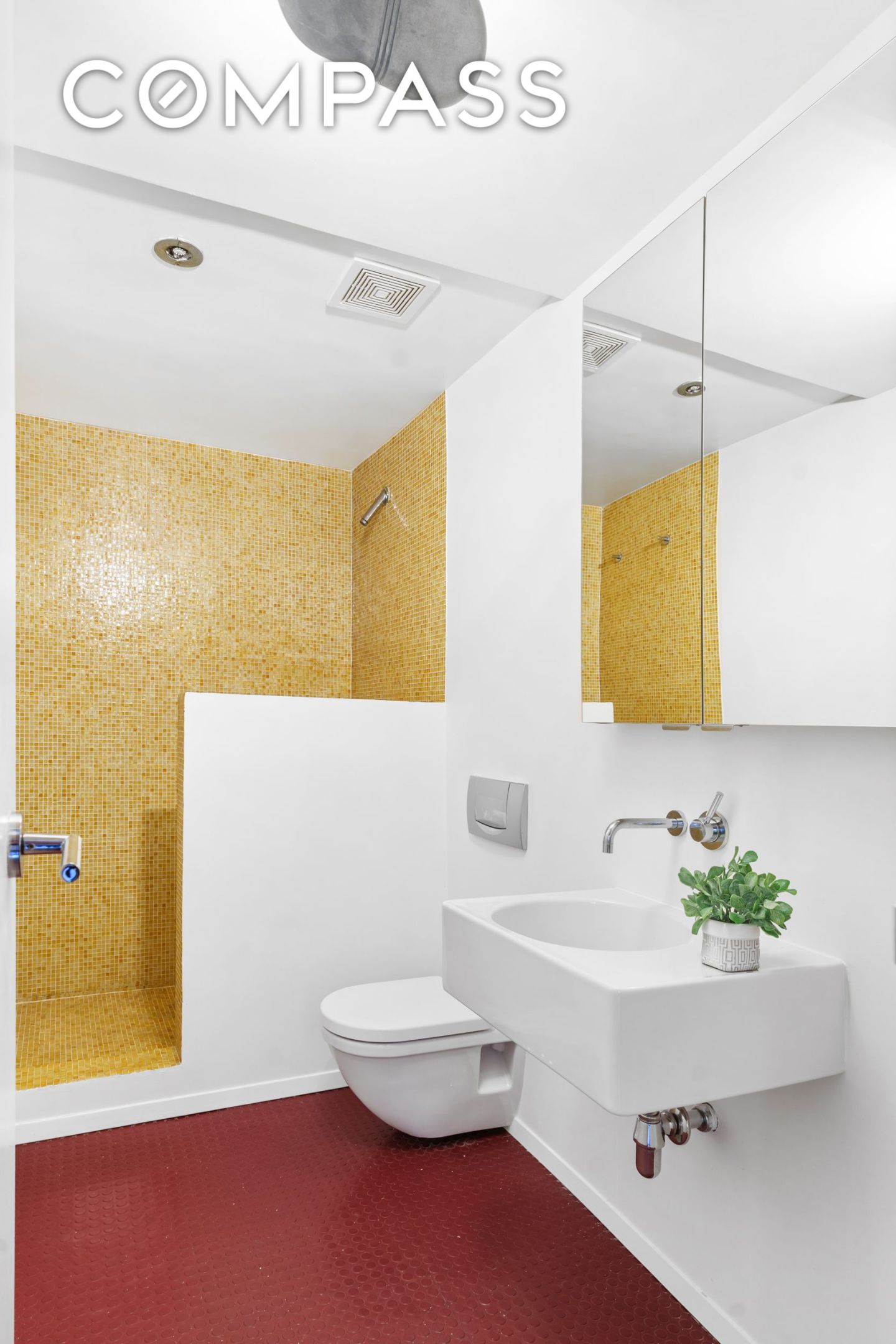 #8 photo, 214 E 9th Street, East Village , NY 10003