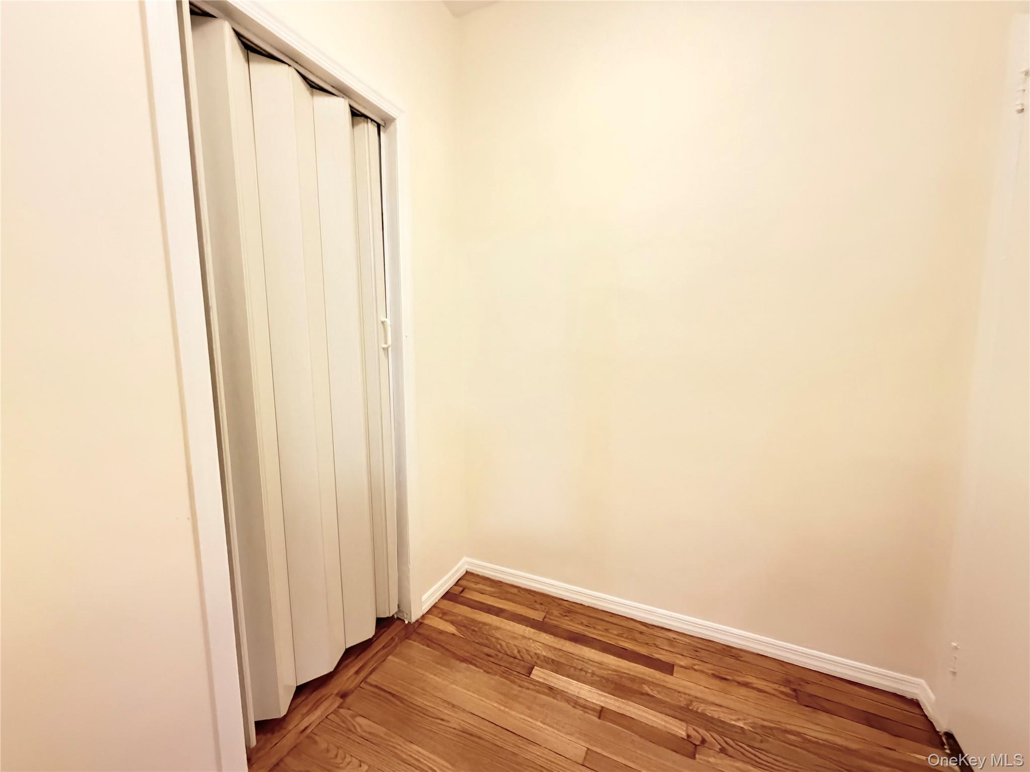 #11 photo, 2246 79th Street, Куинс ‖ East Elmhurst , NY 11370