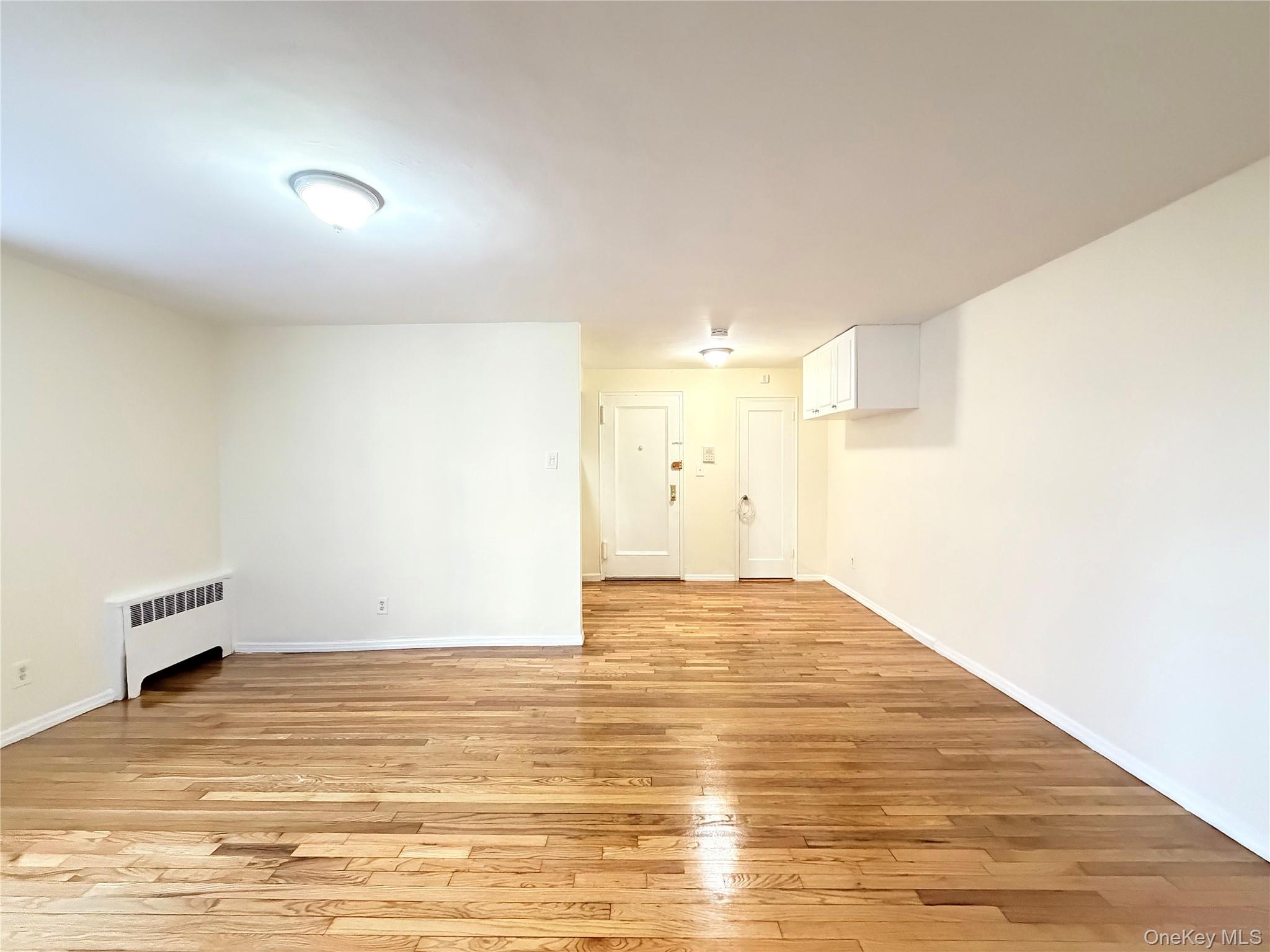 #4 photo, 2246 79th Street, Куинс ‖ East Elmhurst , NY 11370
