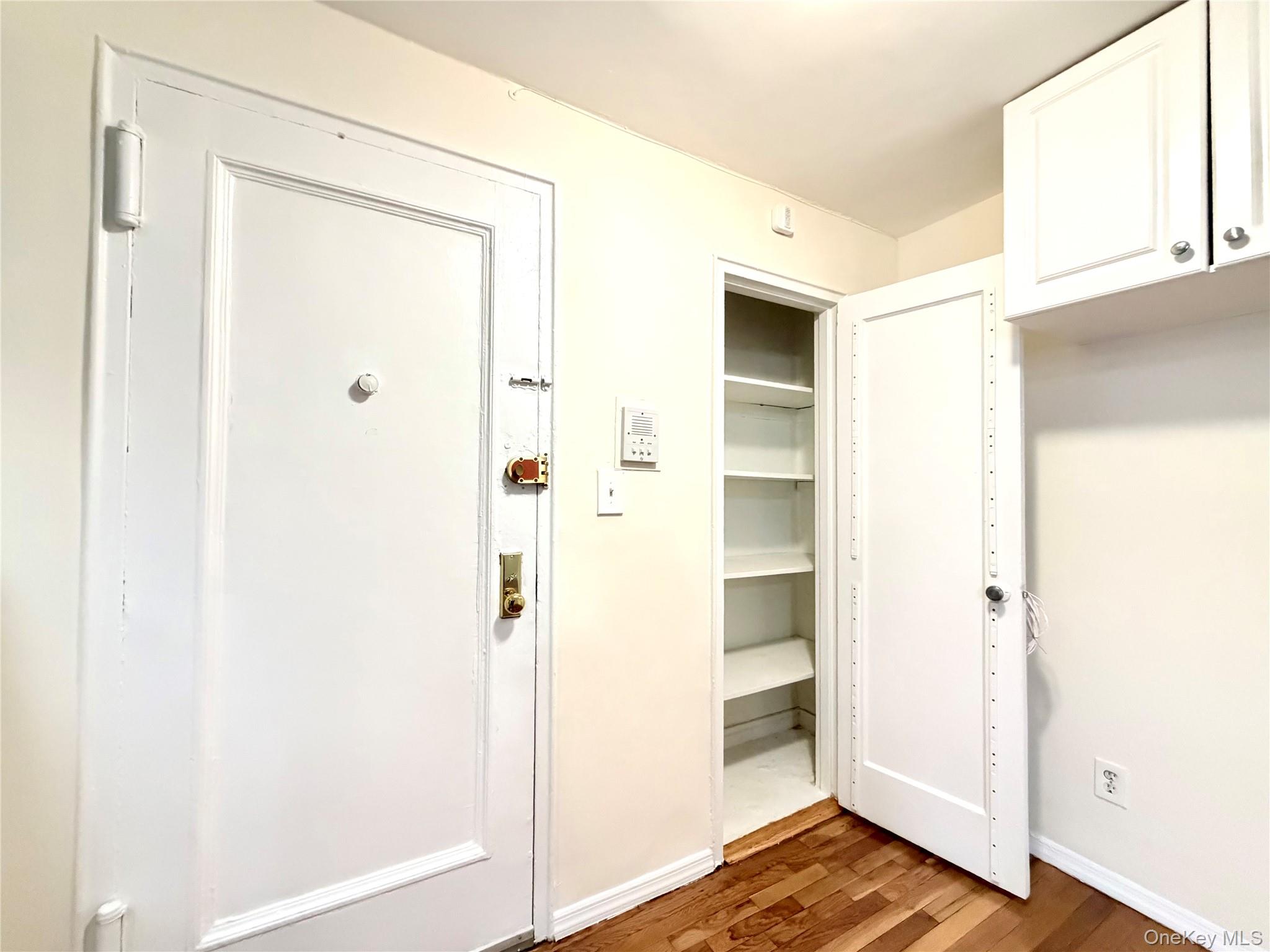 #8 photo, 2246 79th Street, Куинс ‖ East Elmhurst , NY 11370