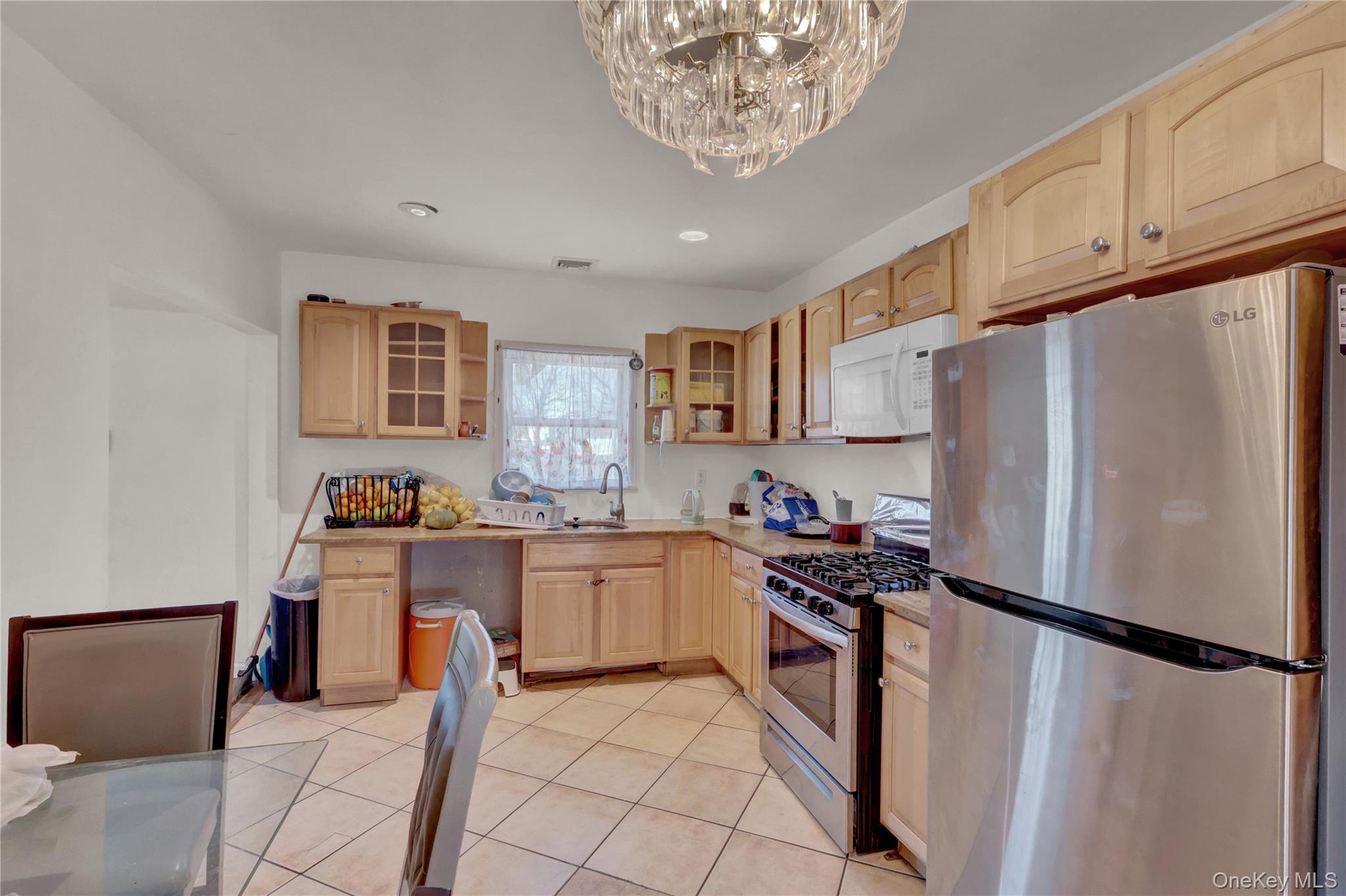 #16 photo, 87 Vail Avenue, Southampton , NY 11901