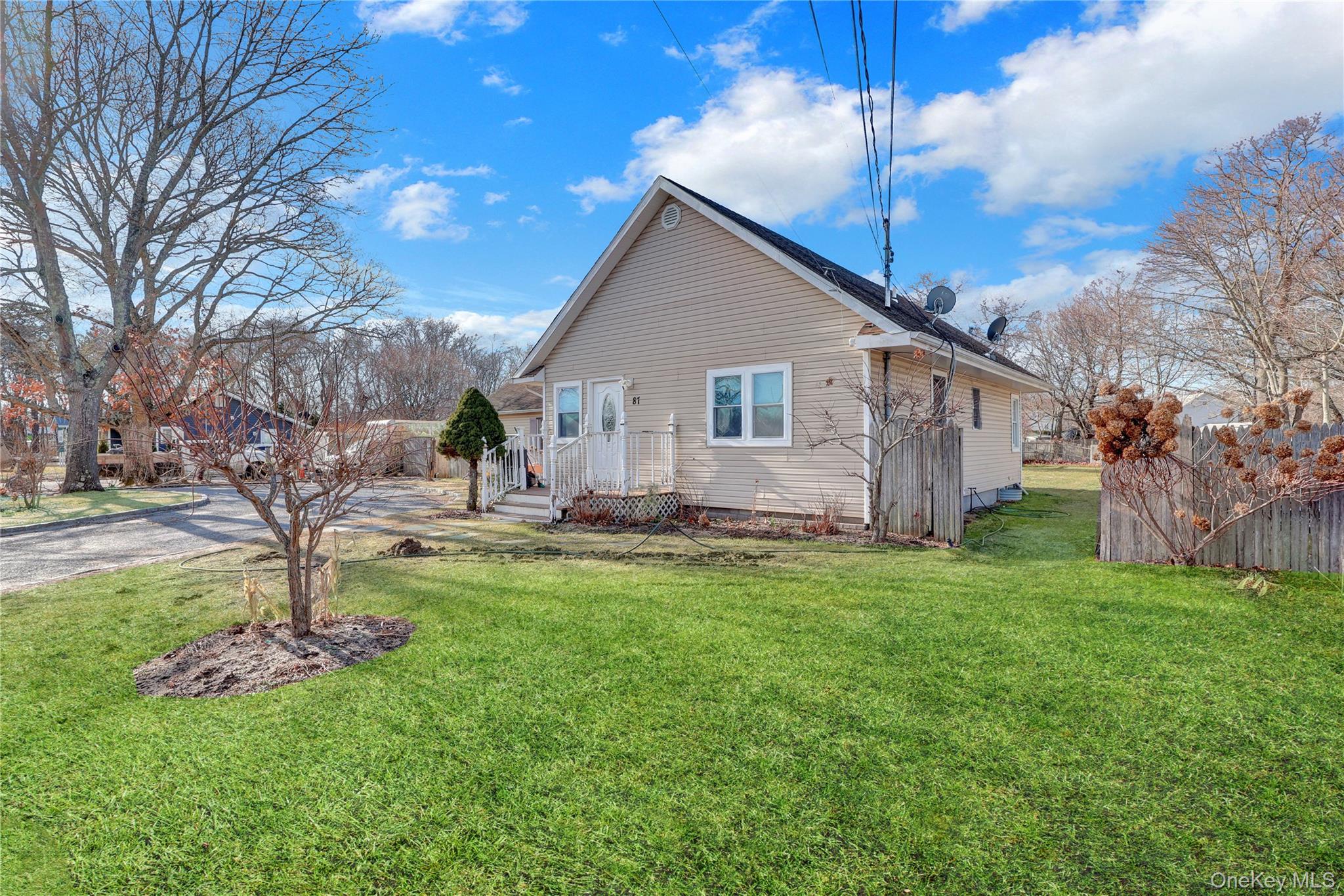 #4 photo, 87 Vail Avenue, Southampton , NY 11901