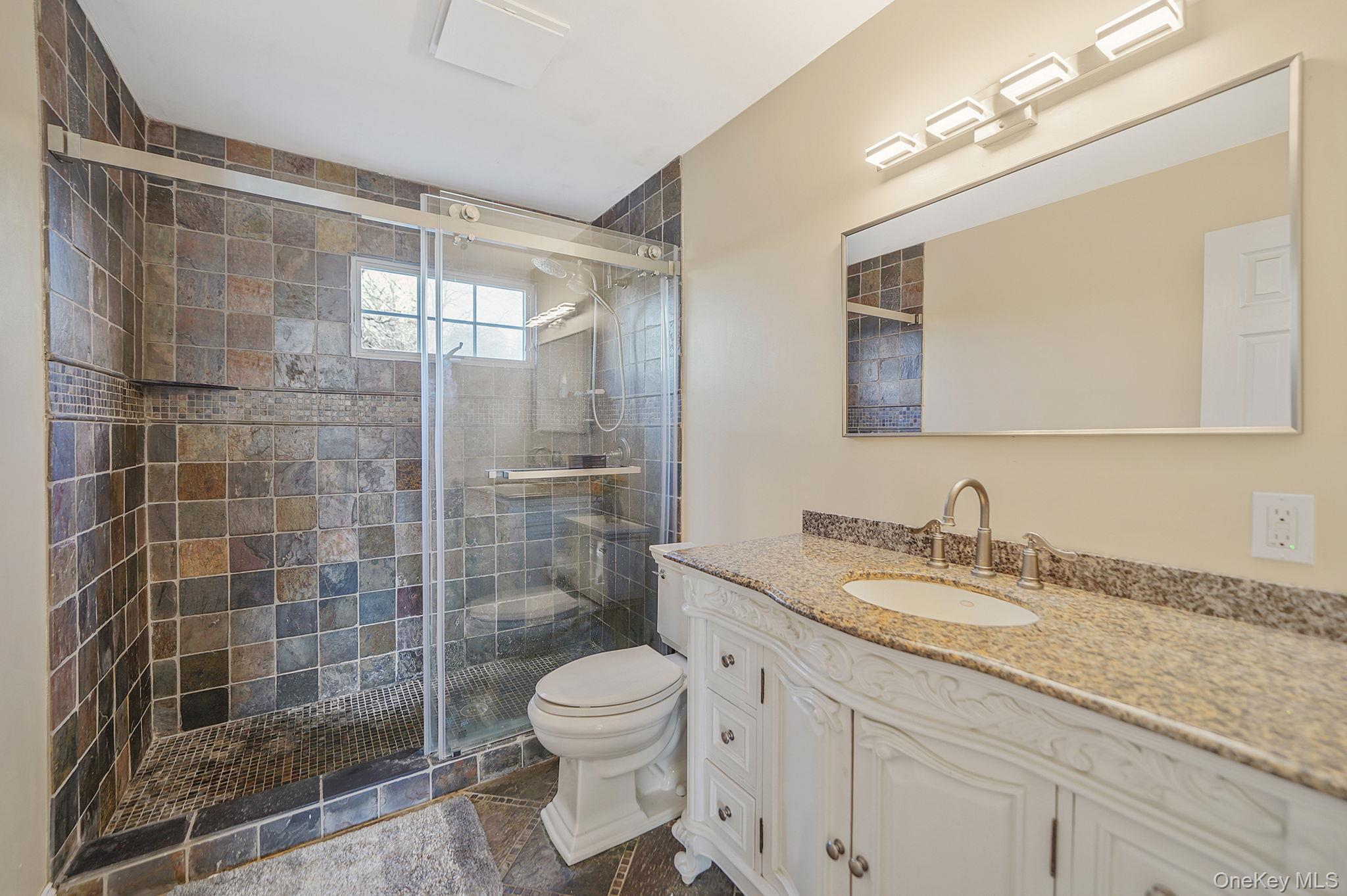 #18 photo, 39 13th Avenue, Ronkonkoma , NY 11779