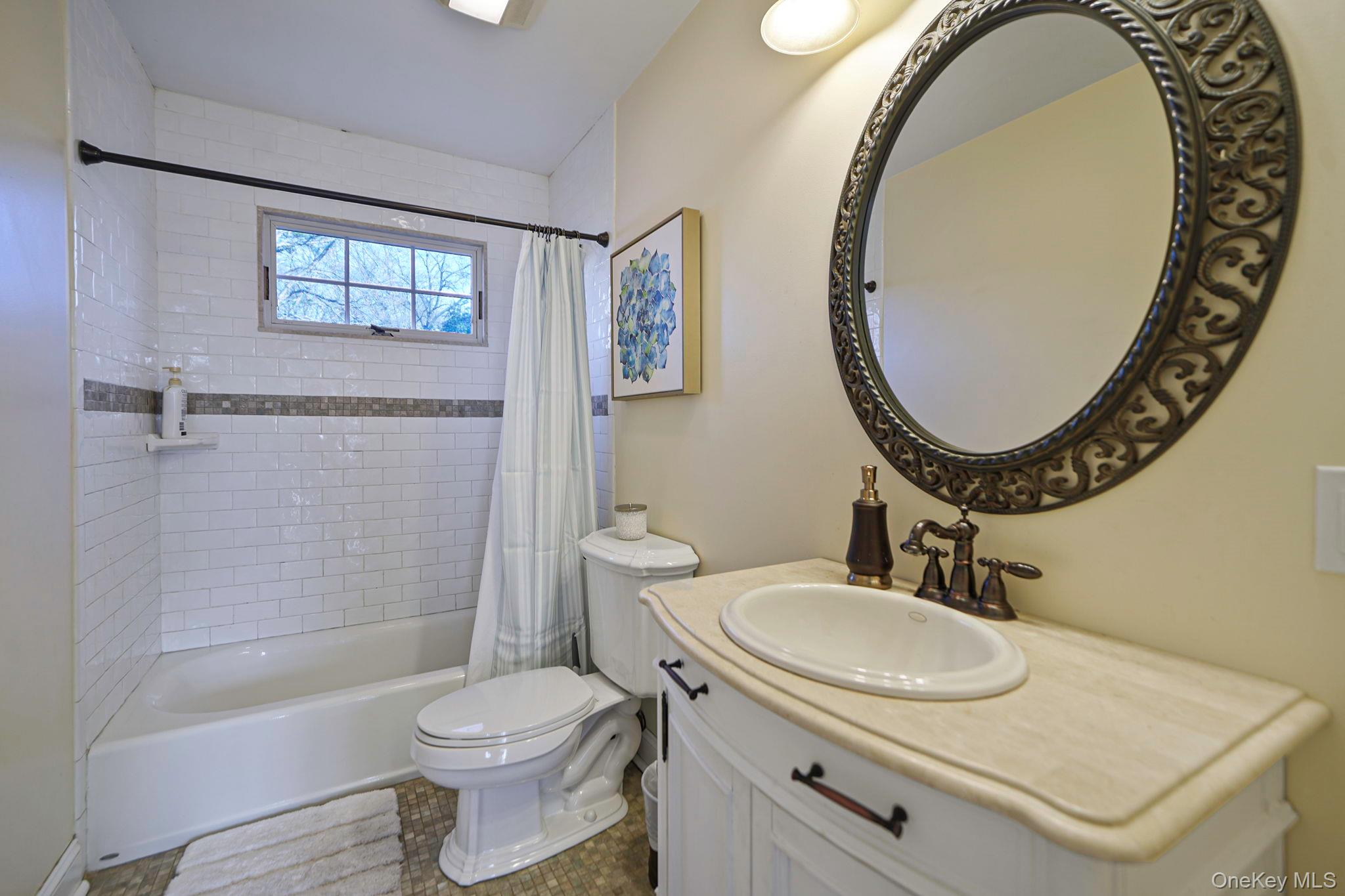 #19 photo, 39 13th Avenue, Ronkonkoma , NY 11779