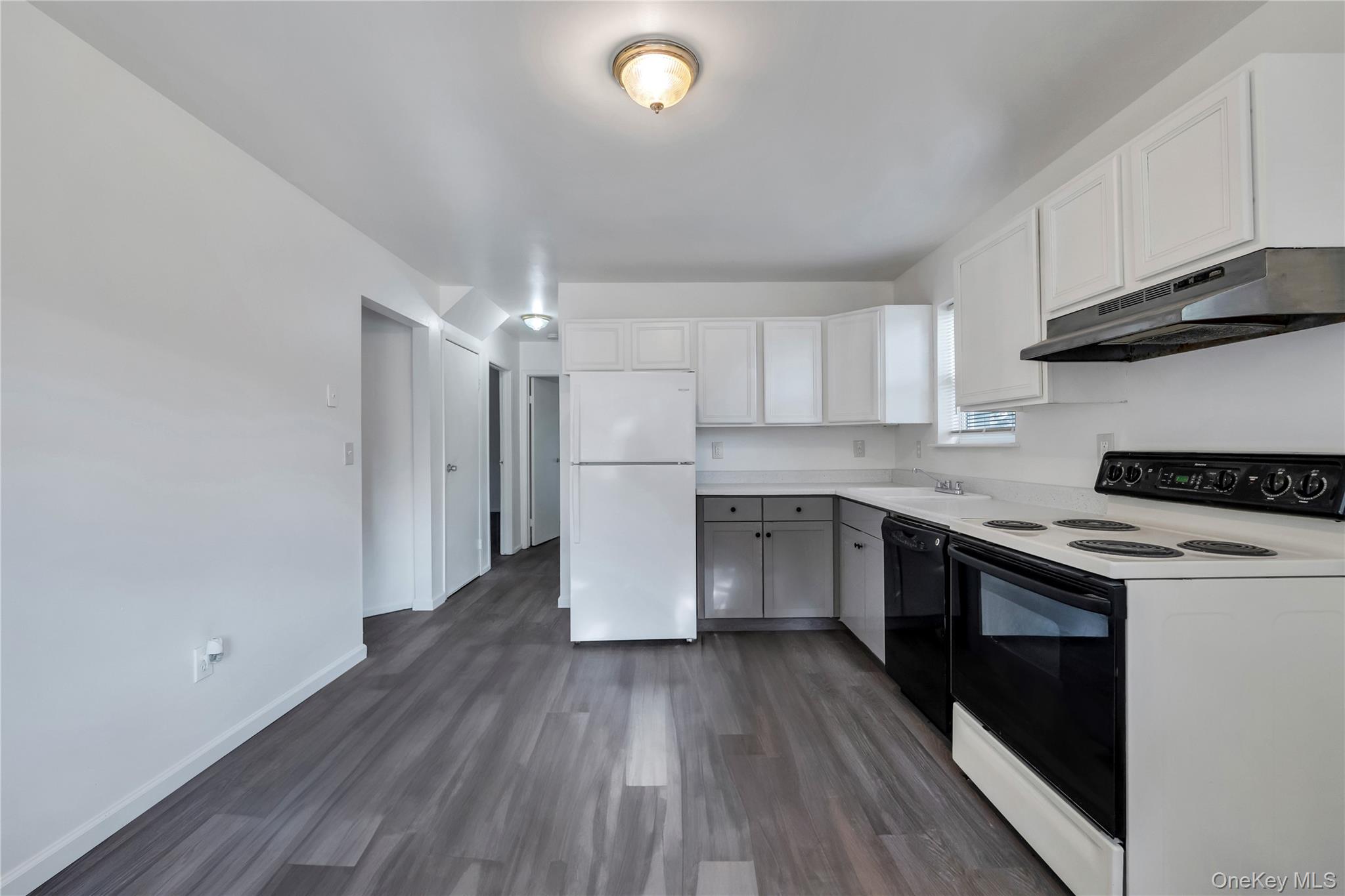 #11 photo, 2 Brushwood Drive, 롱 아일랜드 Shirley , NY 11967