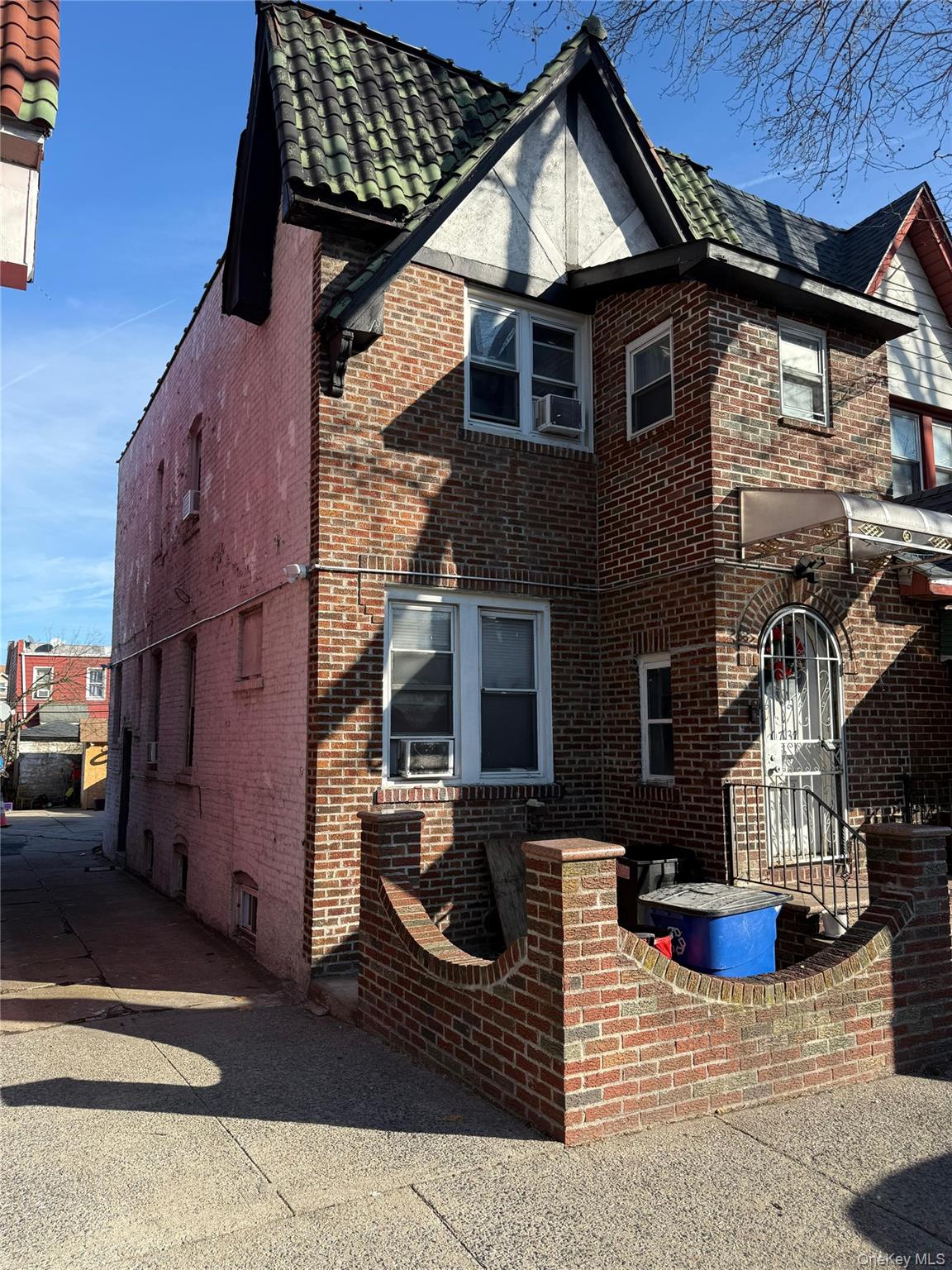 #3 photo, 10737 Van Wyck Expressway, קווינס Jamaica , NY 11435