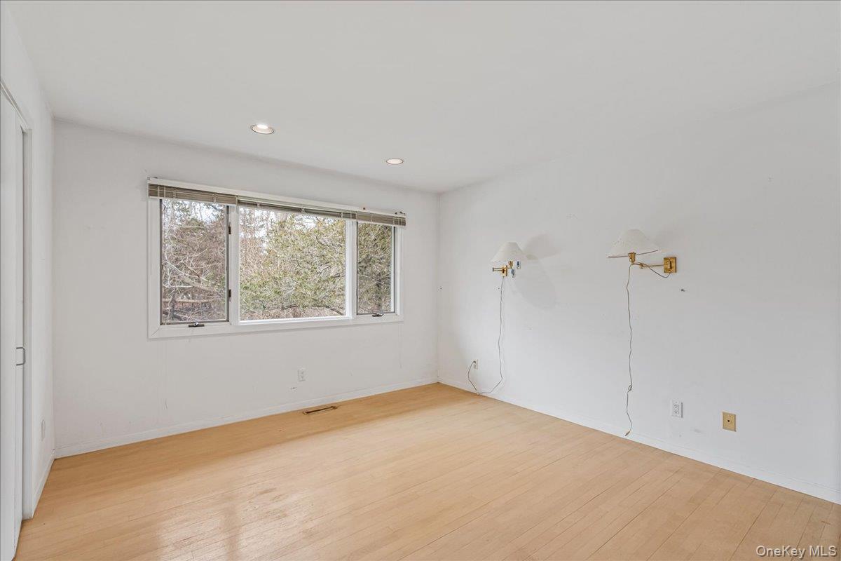 #18 photo, Westhampton, Westhampton , NY 11977