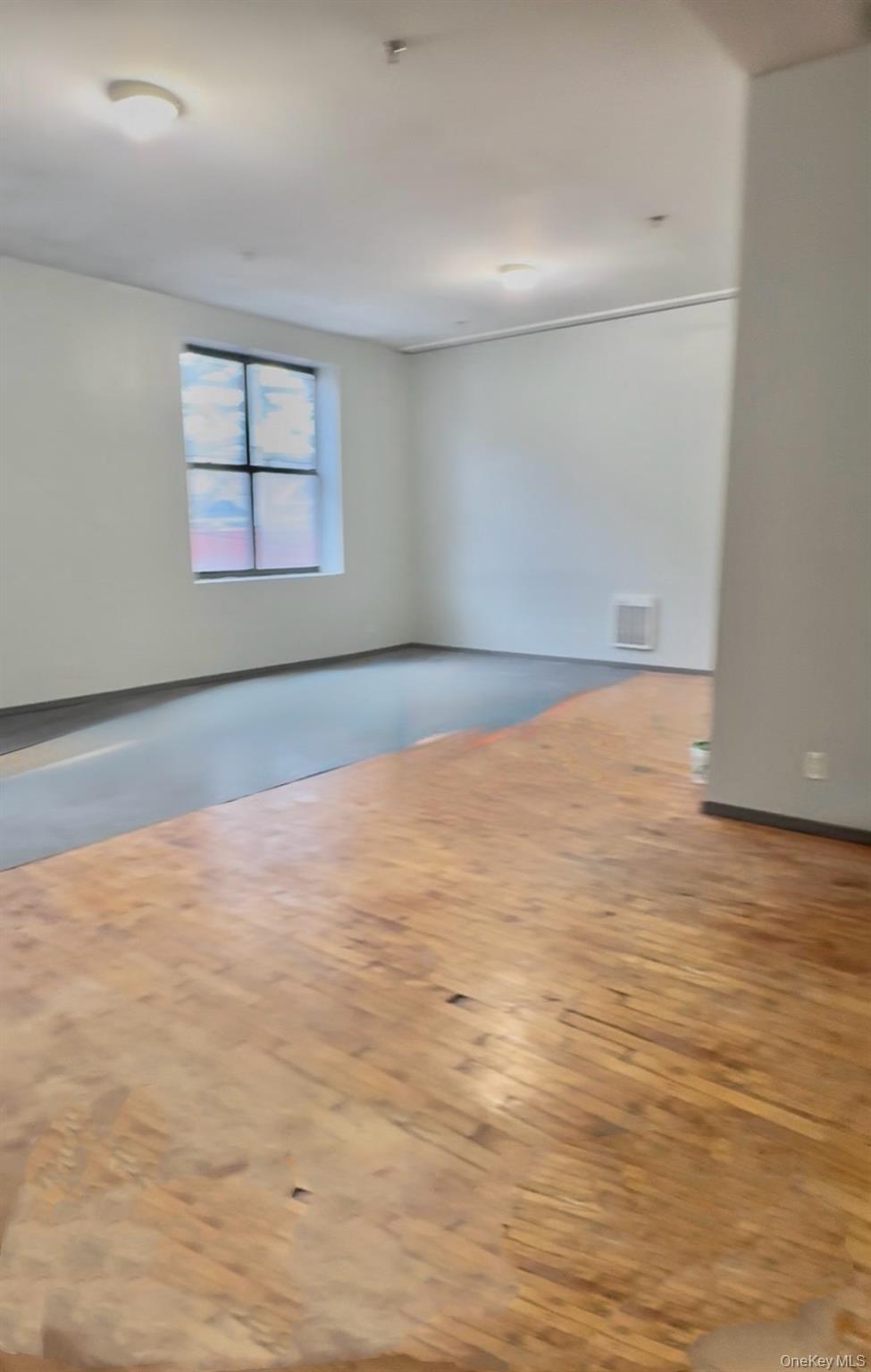 #6 photo, 2525 Borden Ave, 뉴욕퀸즈 Long Island City , NY 11101