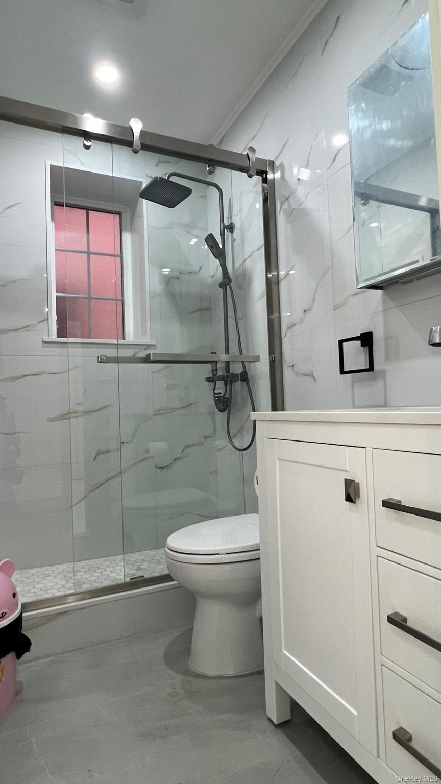 #8 photo, 3520 215th Place, קווינס Bayside , NY 11361