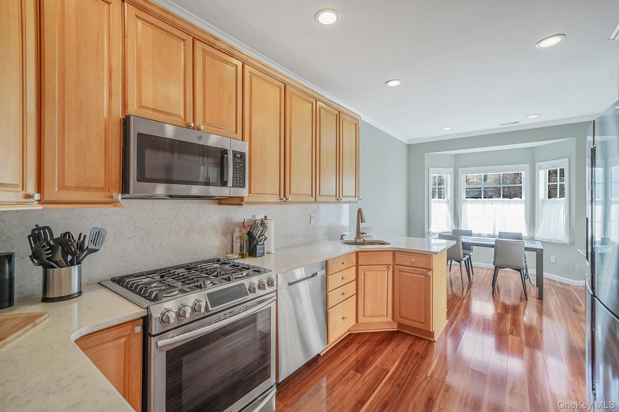 #8 photo, 115 Willow Wood Drive, Oakdale , NY 11769