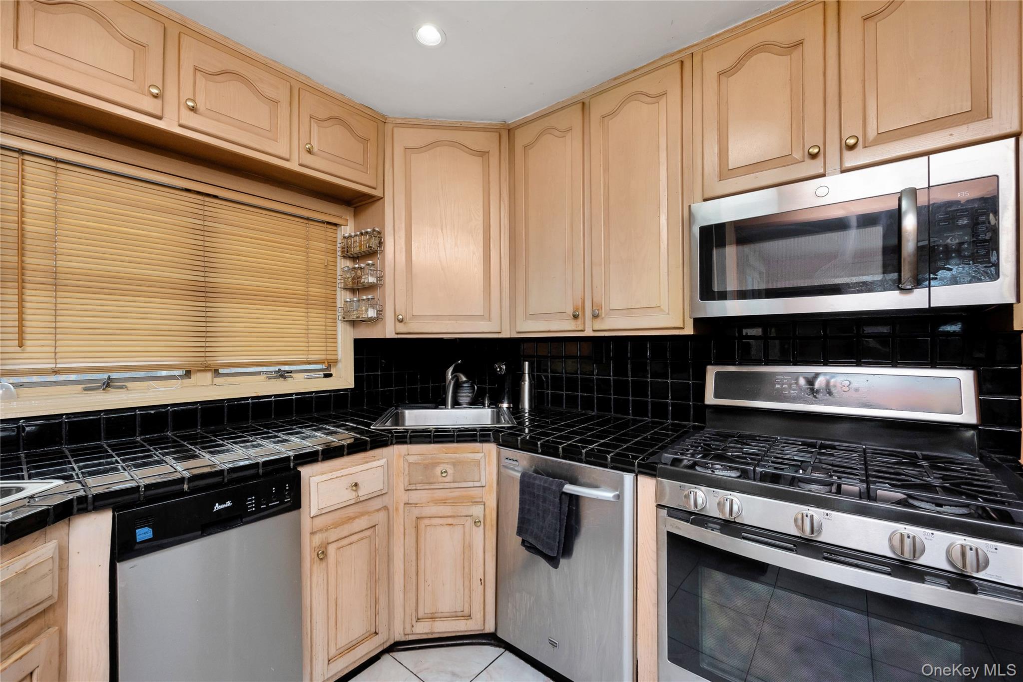 #19 photo, 7042 173rd Street, Fresh Meadows , NY 11365