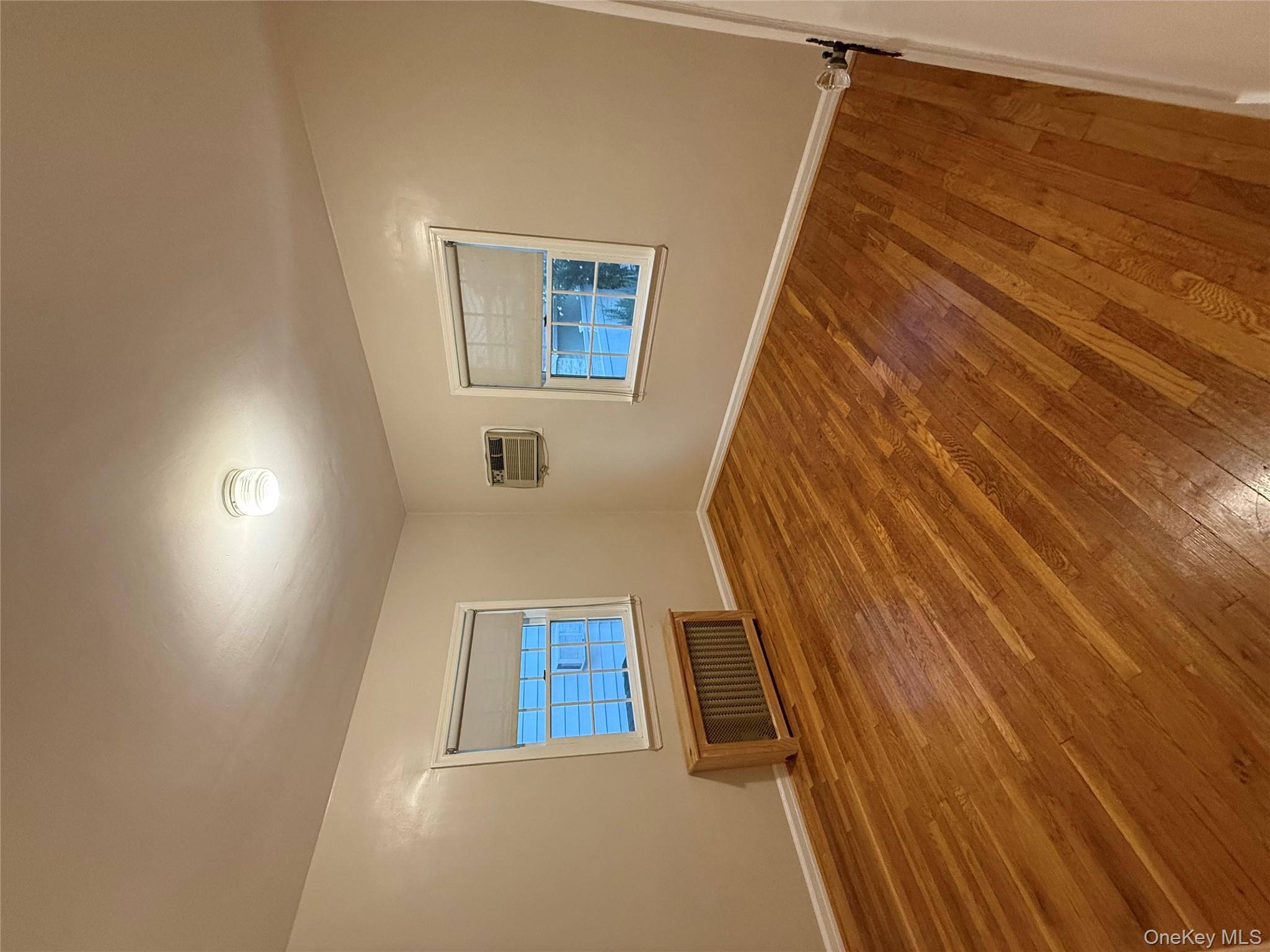 #10 photo, 956 Cherry Lane, ناسو Floral Park , NY 11001