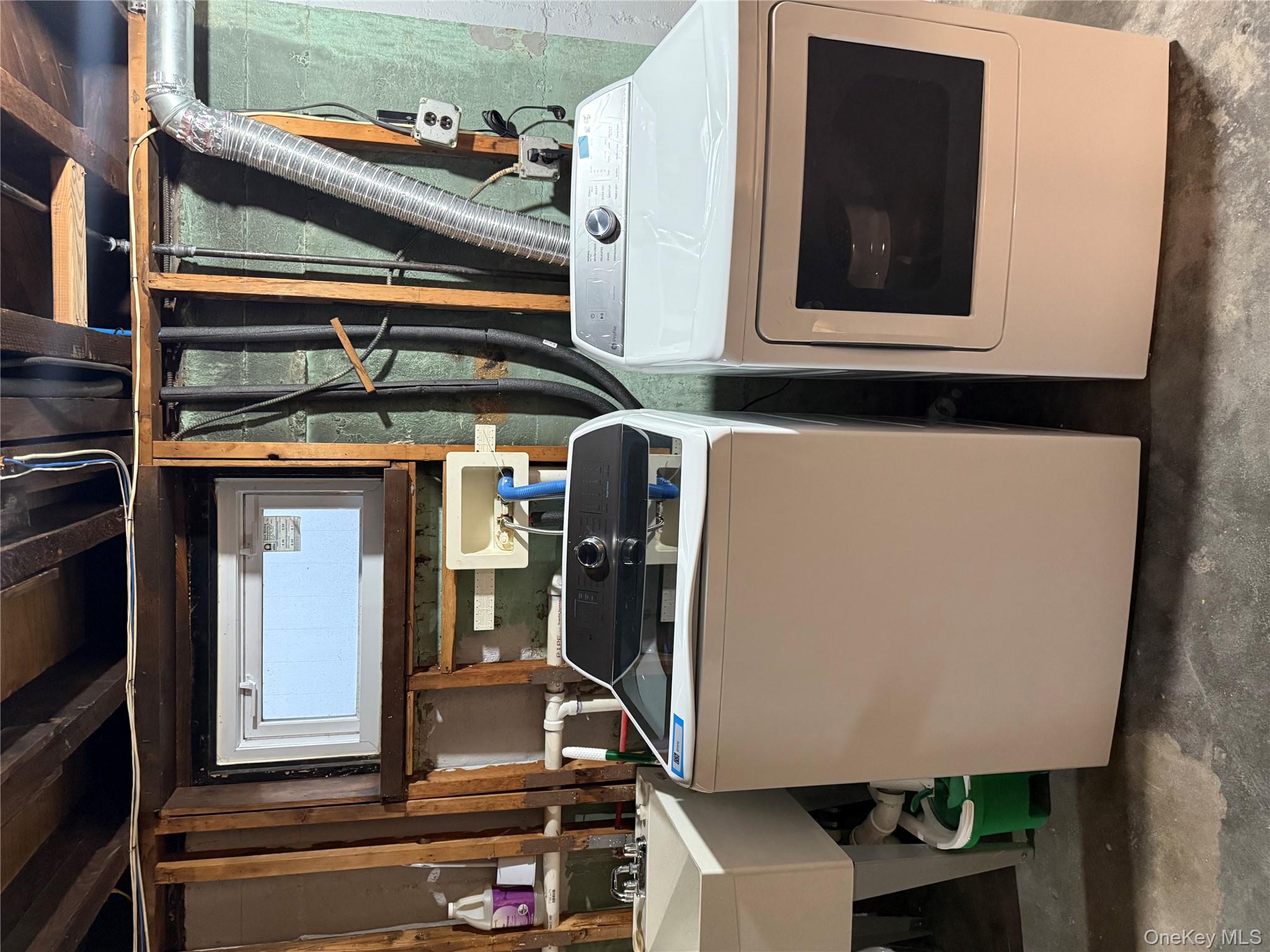 #15 photo, 956 Cherry Lane, ناسو Floral Park , NY 11001