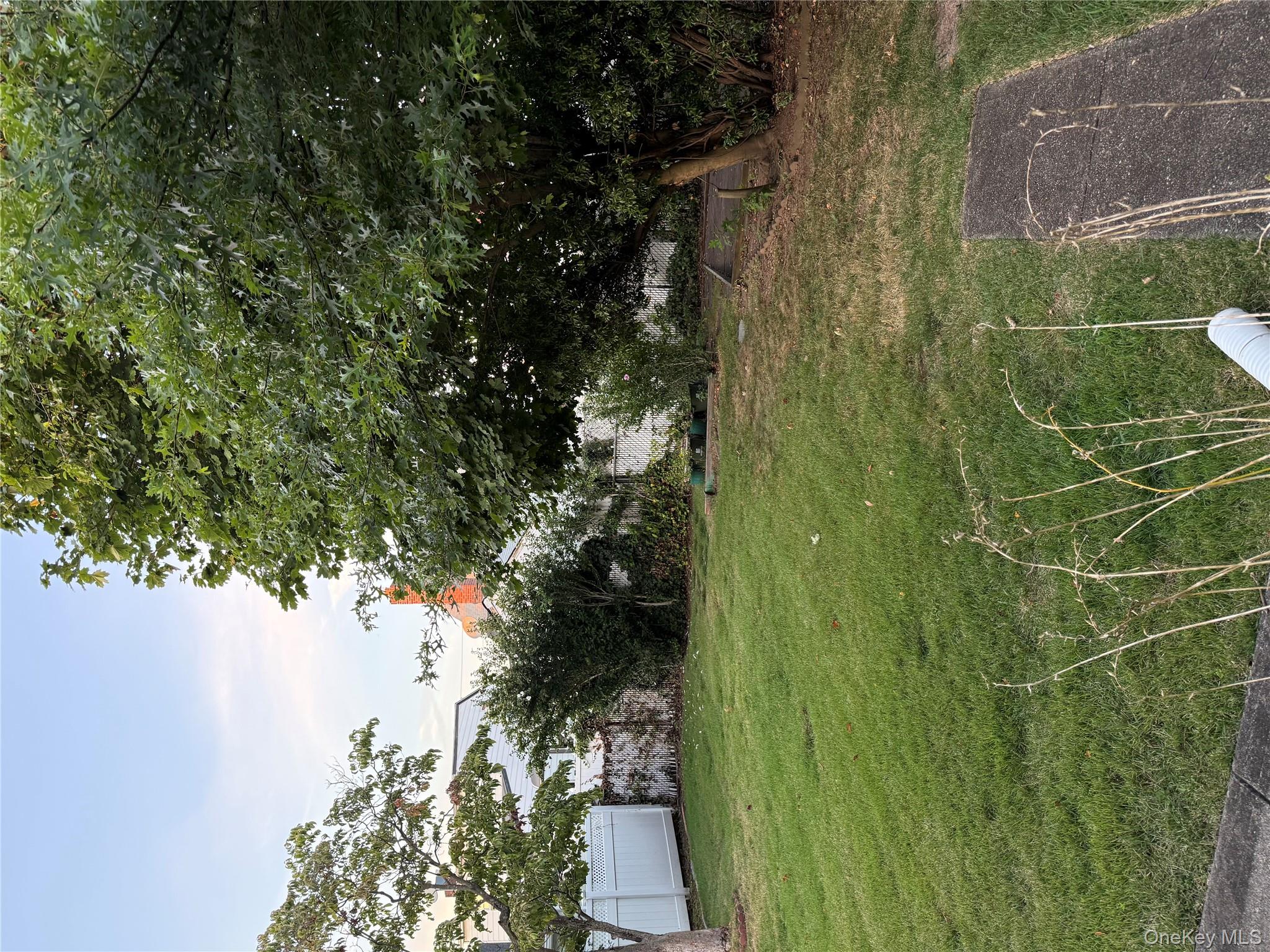 #16 photo, 956 Cherry Lane, ناسو Floral Park , NY 11001