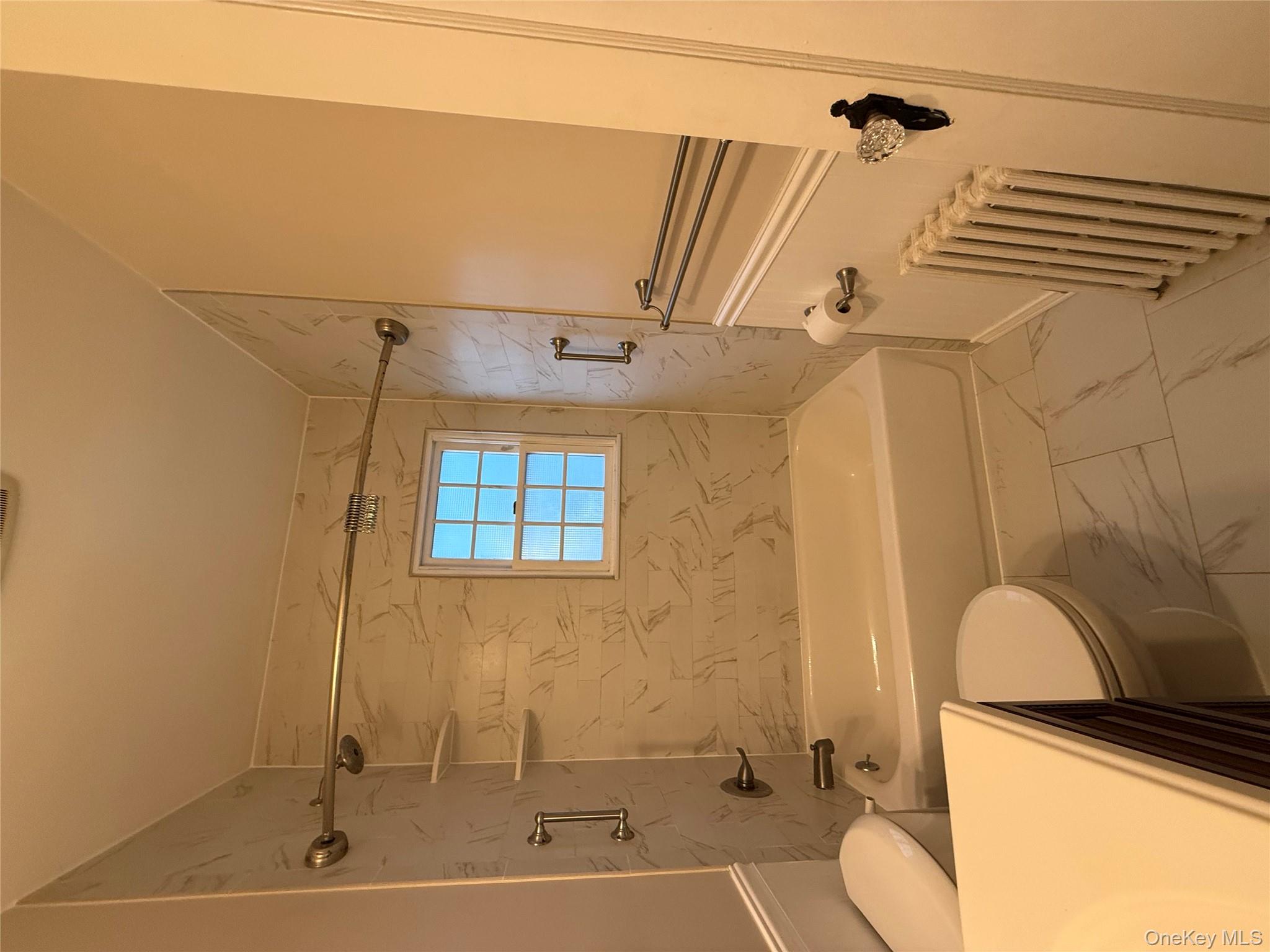 #6 photo, 956 Cherry Lane, ناسو Floral Park , NY 11001