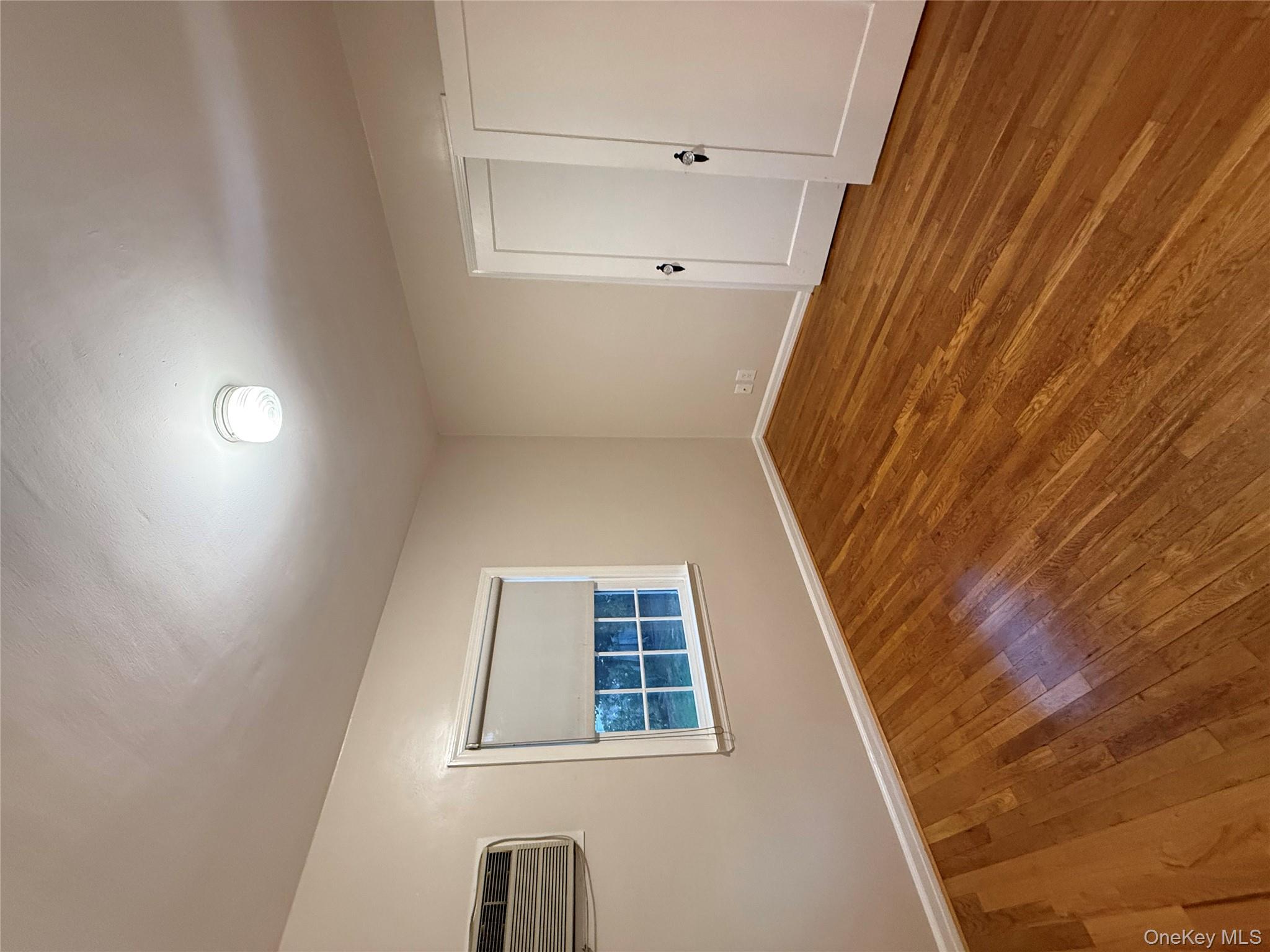 #9 photo, 956 Cherry Lane, ناسو Floral Park , NY 11001