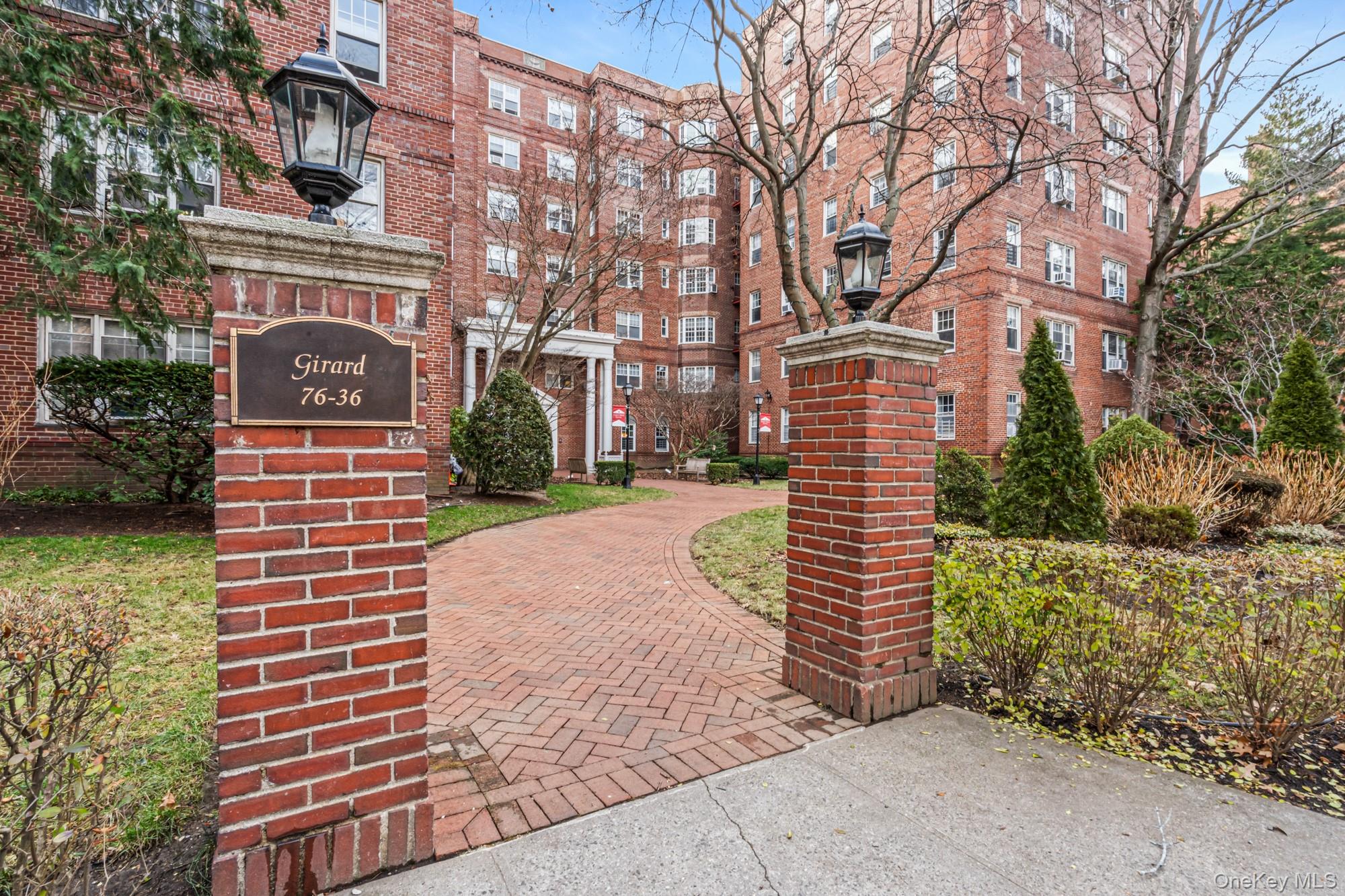 #12 photo, 76-36 113th Street, كوينز Forest Hills , NY 11375